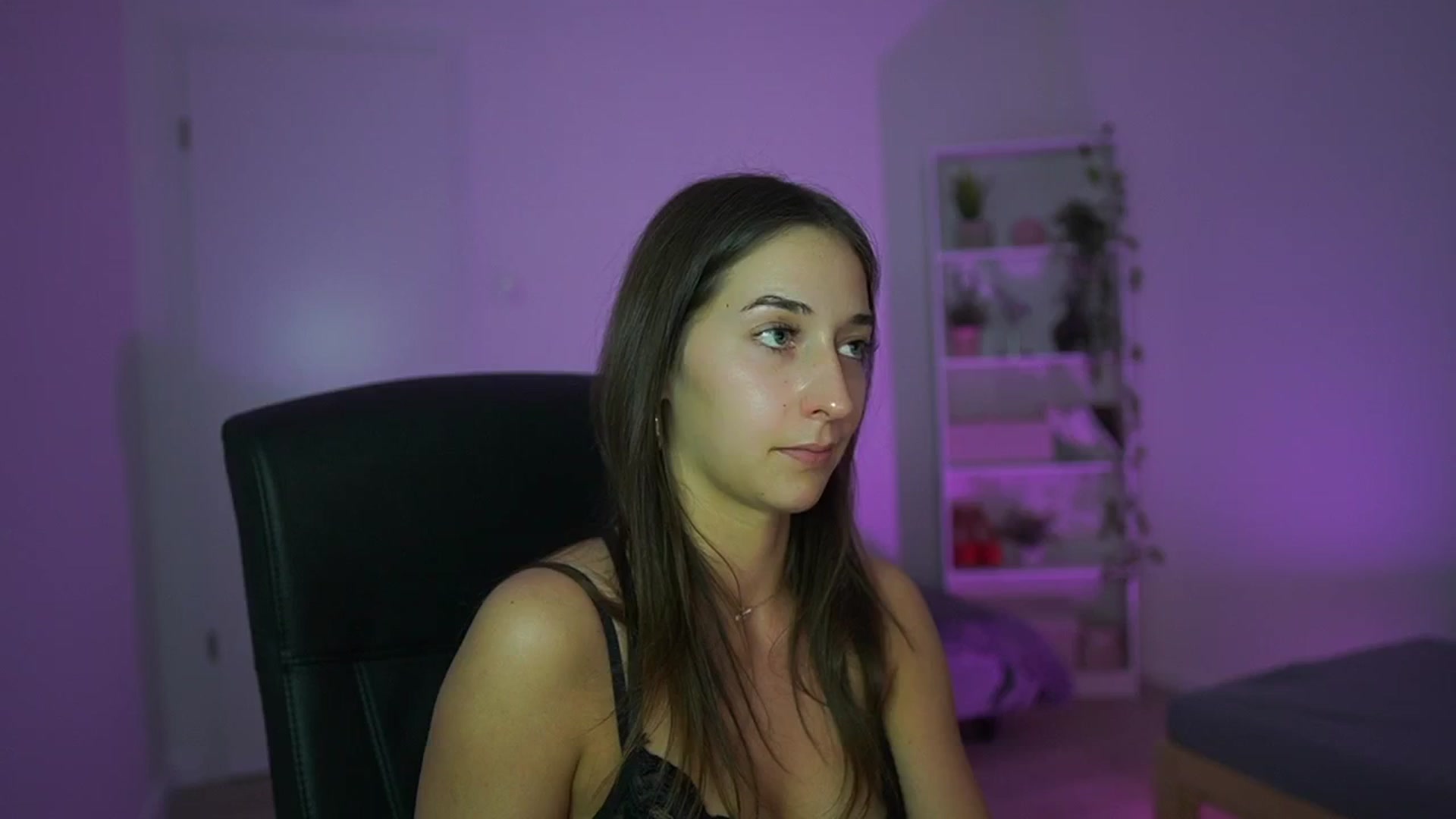 Gallery image thumbnail from Brunettte_18's myfreecams stream on, 04/08/2026, 23:12 image 18 of 20