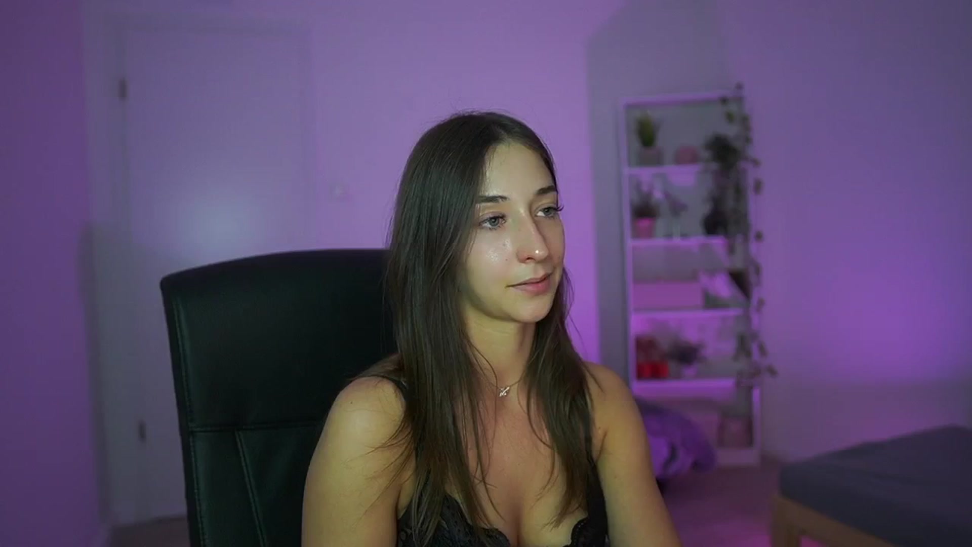 Gallery image thumbnail from Brunettte_18's myfreecams stream on, 04/08/2026, 23:12 image 5 of 20