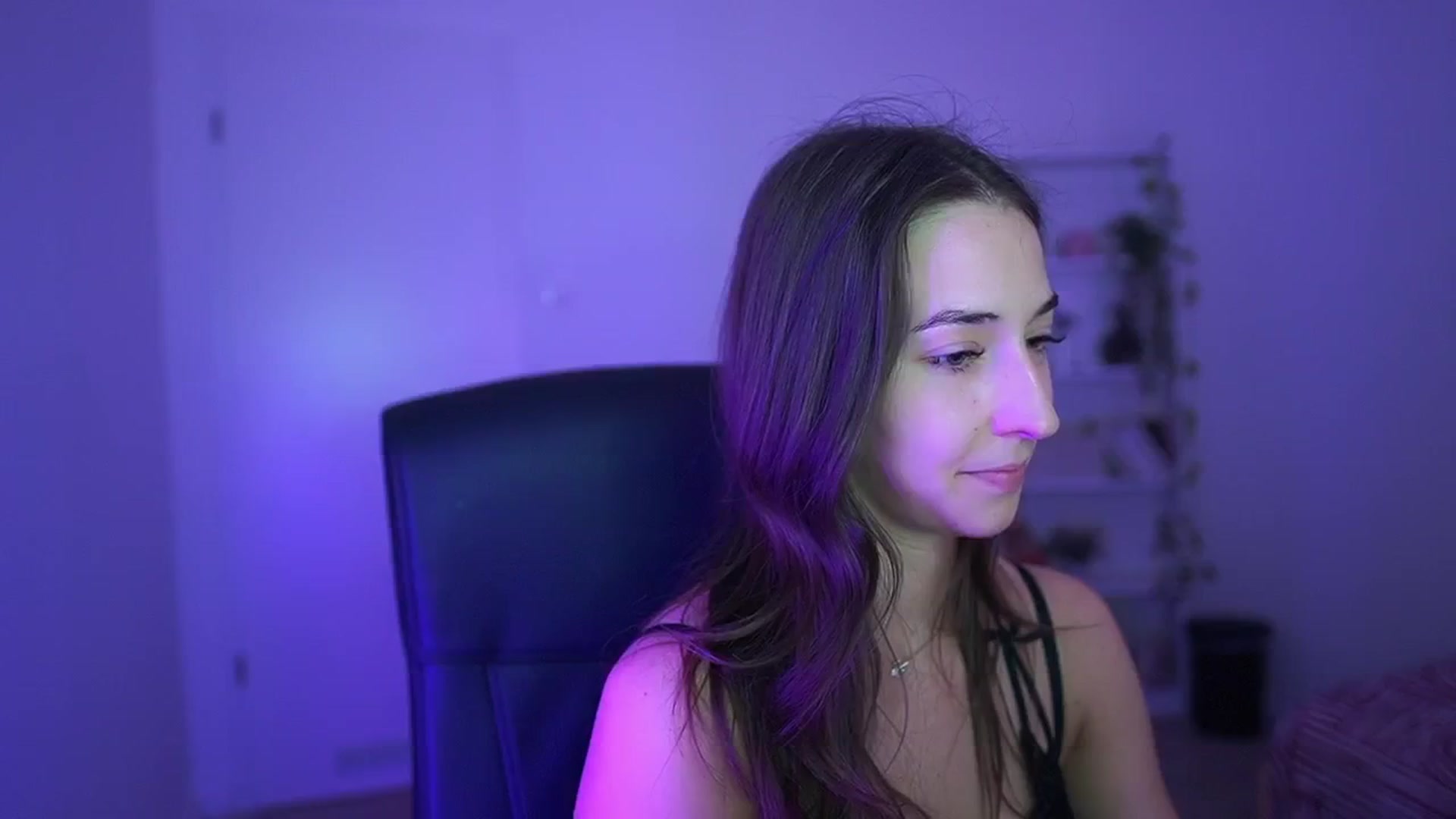 Gallery image thumbnail from Brunettte_18's myfreecams stream on, 04/09/2026, 19:13 image 3 of 20