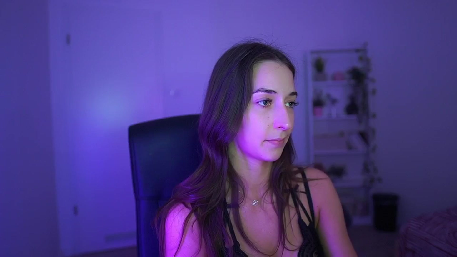 Gallery image thumbnail from Brunettte_18's myfreecams stream on, 04/09/2026, 19:13 image 11 of 20