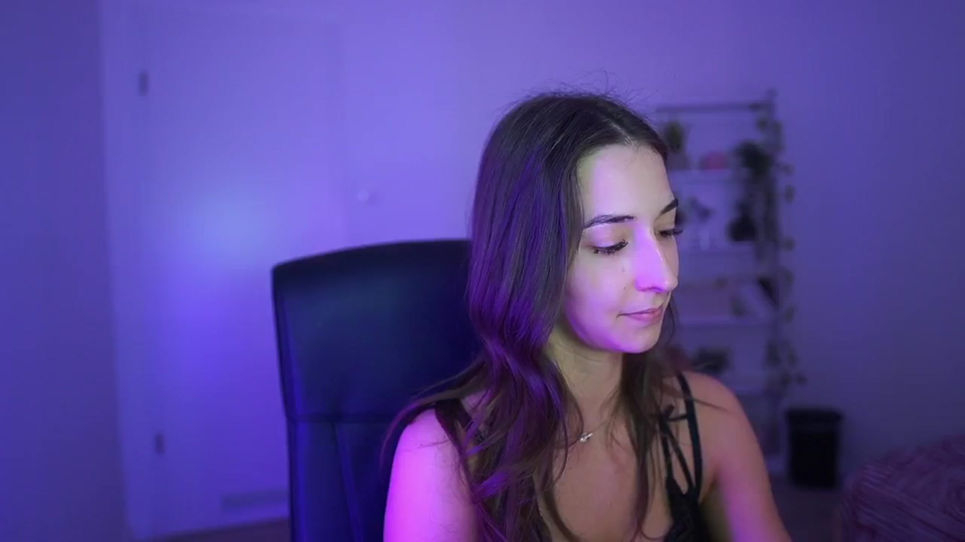 Gallery image thumbnail from Brunettte_18's myfreecams stream on, 04/09/2026, 19:13 image 20 of 20