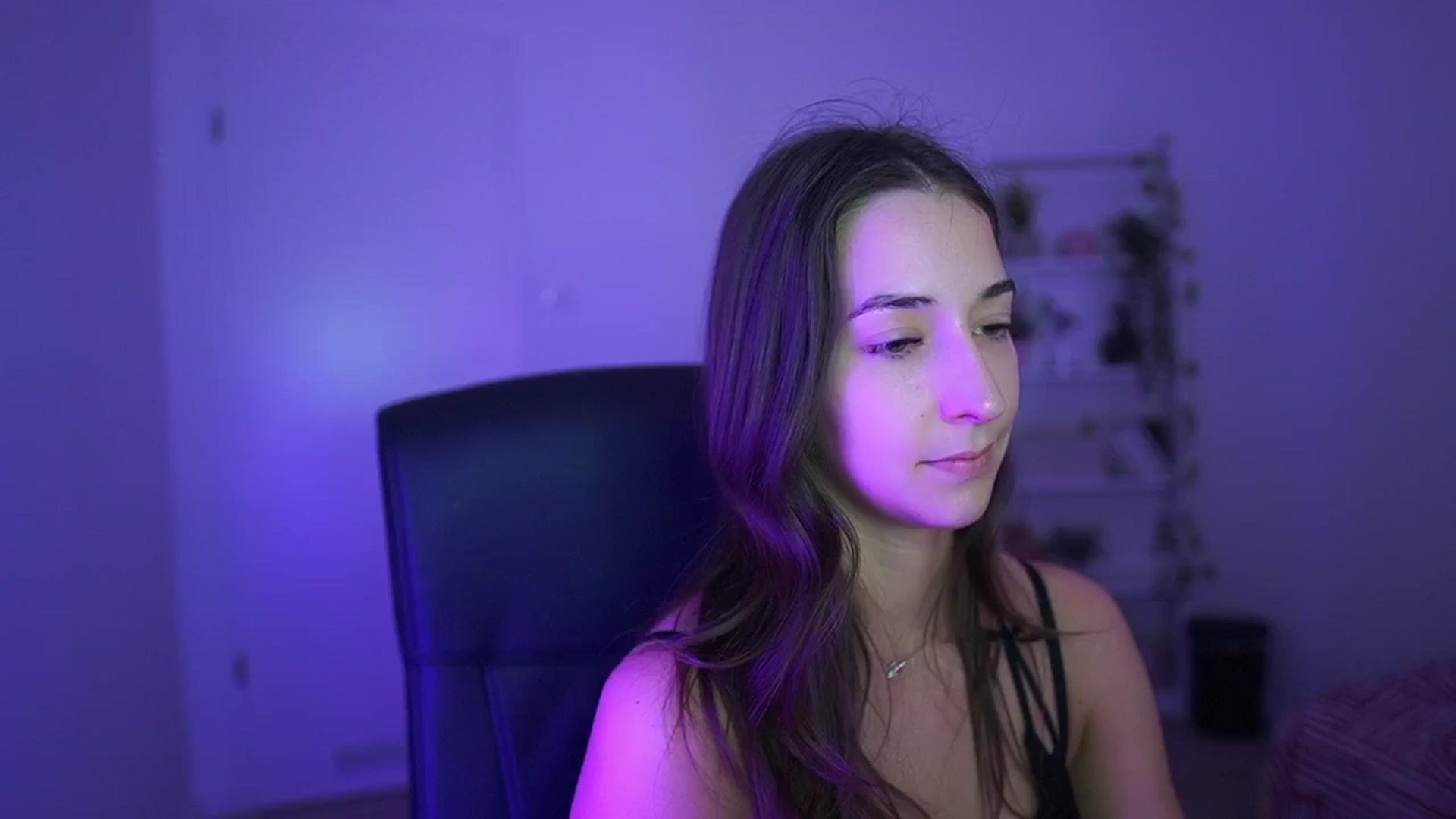 Gallery image thumbnail from Brunettte_18's myfreecams stream on, 04/09/2026, 19:13 image 9 of 20