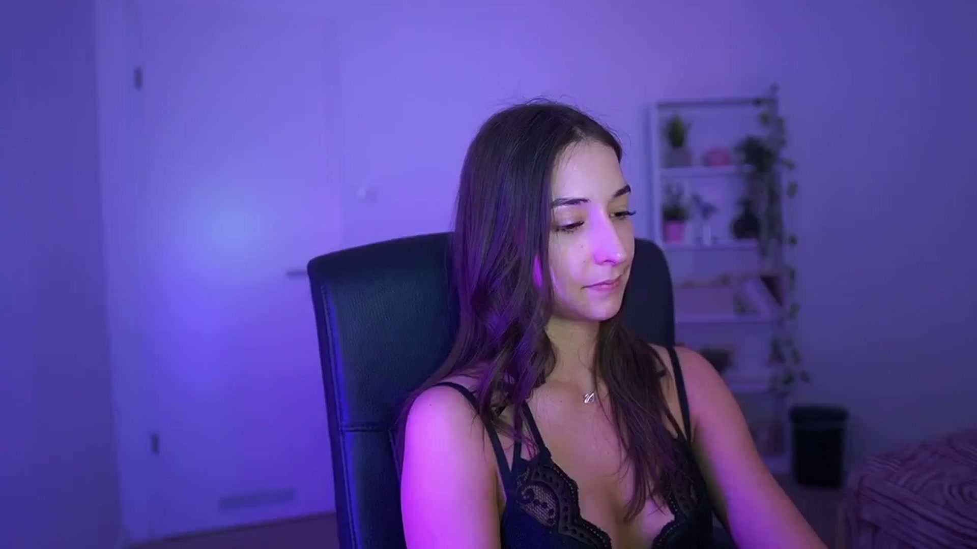 Gallery image thumbnail from Brunettte_18's myfreecams stream on, 04/09/2026, 20:28 image 18 of 20