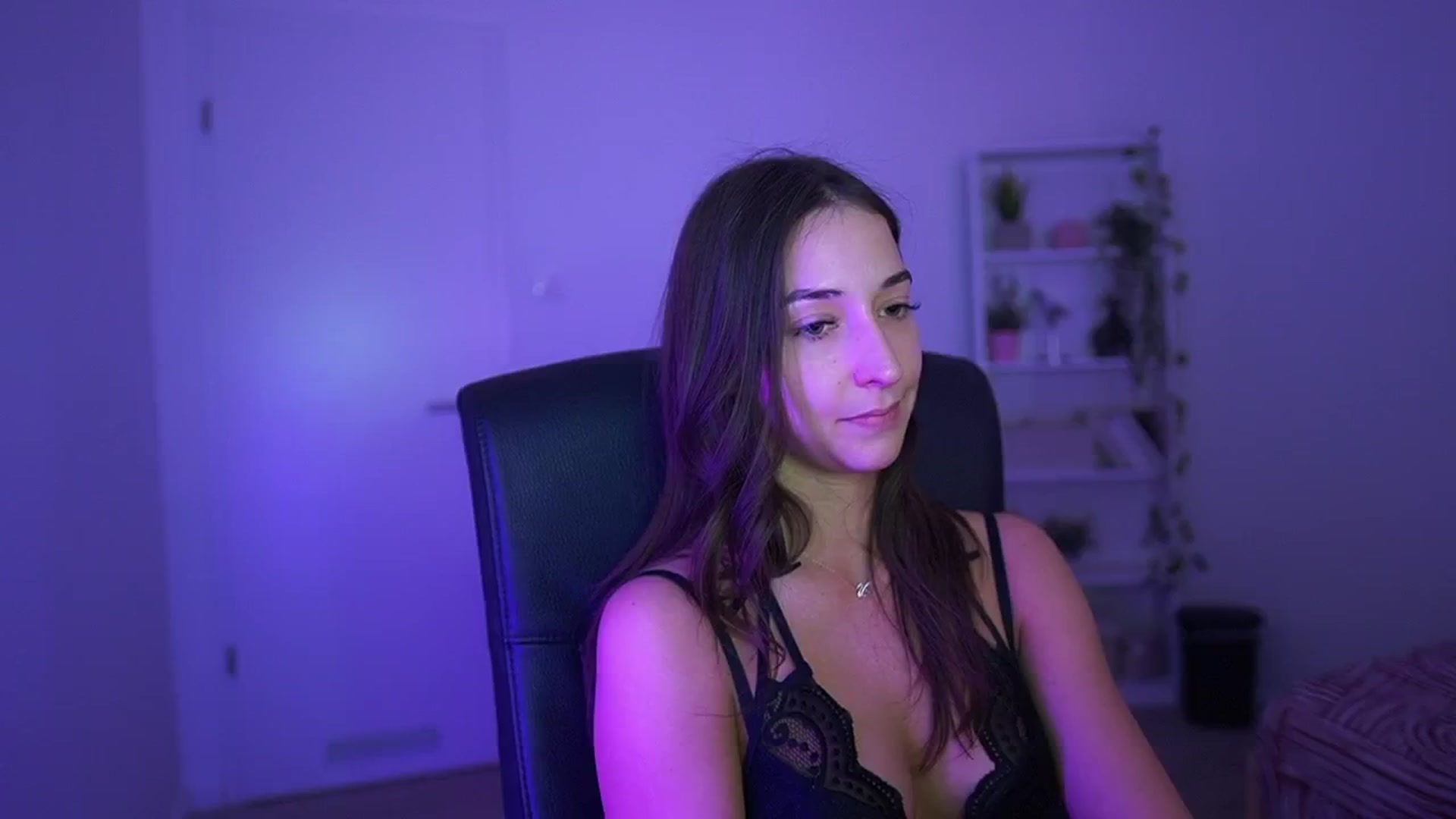 Gallery image thumbnail from Brunettte_18's myfreecams stream on, 04/09/2026, 20:28 image 19 of 20