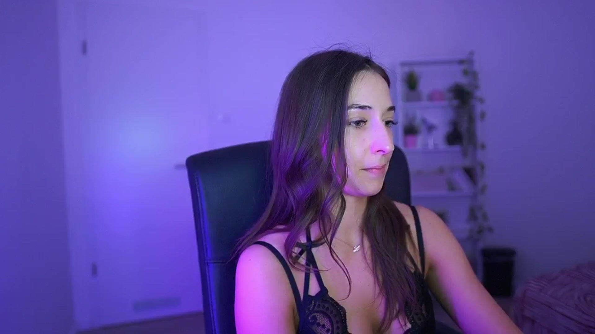 Gallery image thumbnail from Brunettte_18's myfreecams stream on, 04/09/2026, 20:28 image 2 of 20