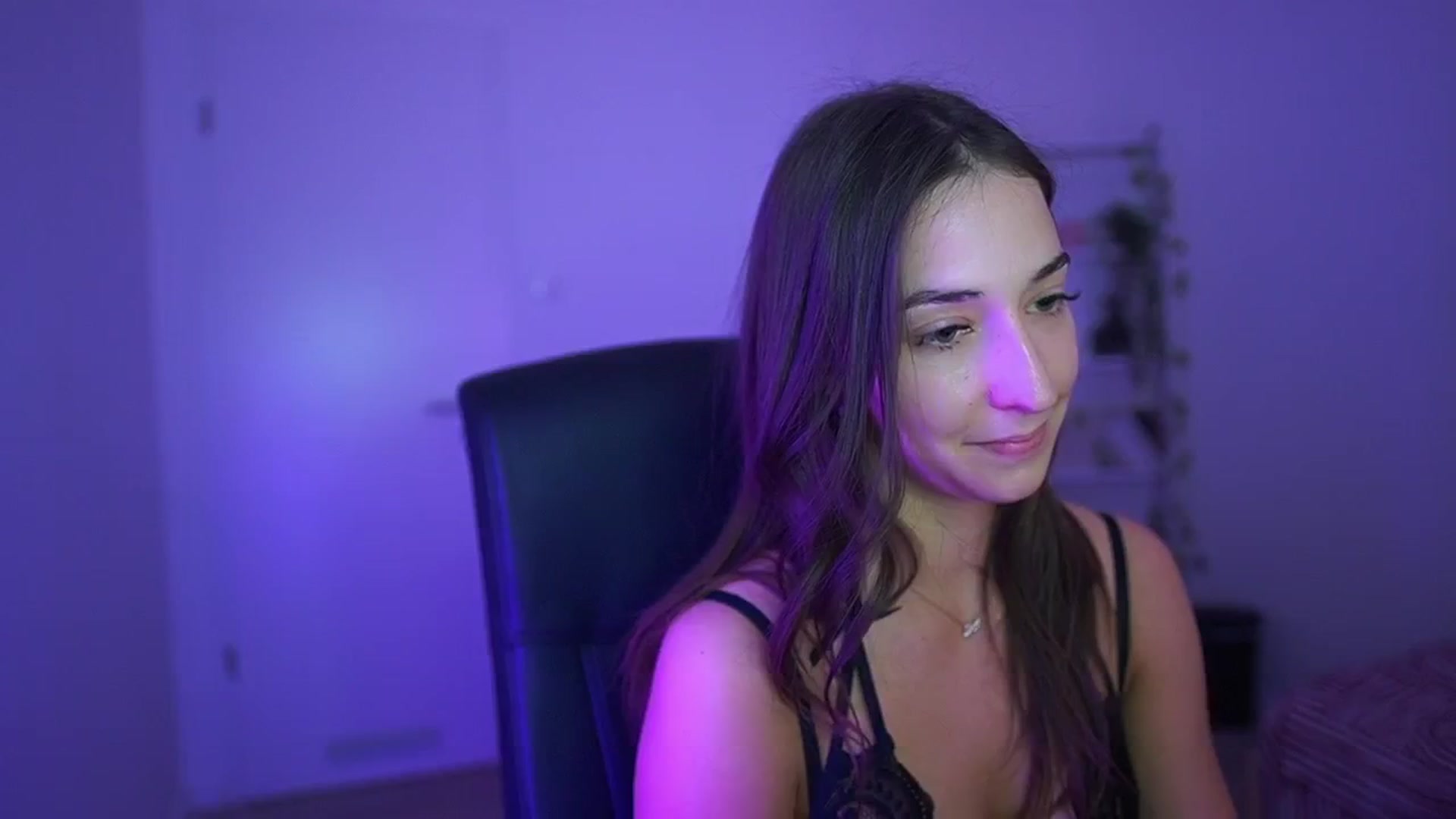Gallery image thumbnail from Brunettte_18's myfreecams stream on, 04/09/2026, 20:28 image 9 of 20