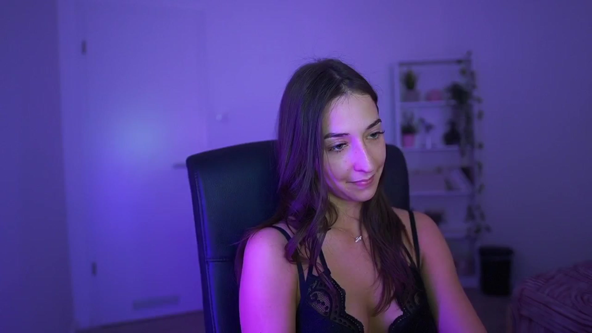Gallery image thumbnail from Brunettte_18's myfreecams stream on, 04/09/2026, 20:28 image 1 of 20