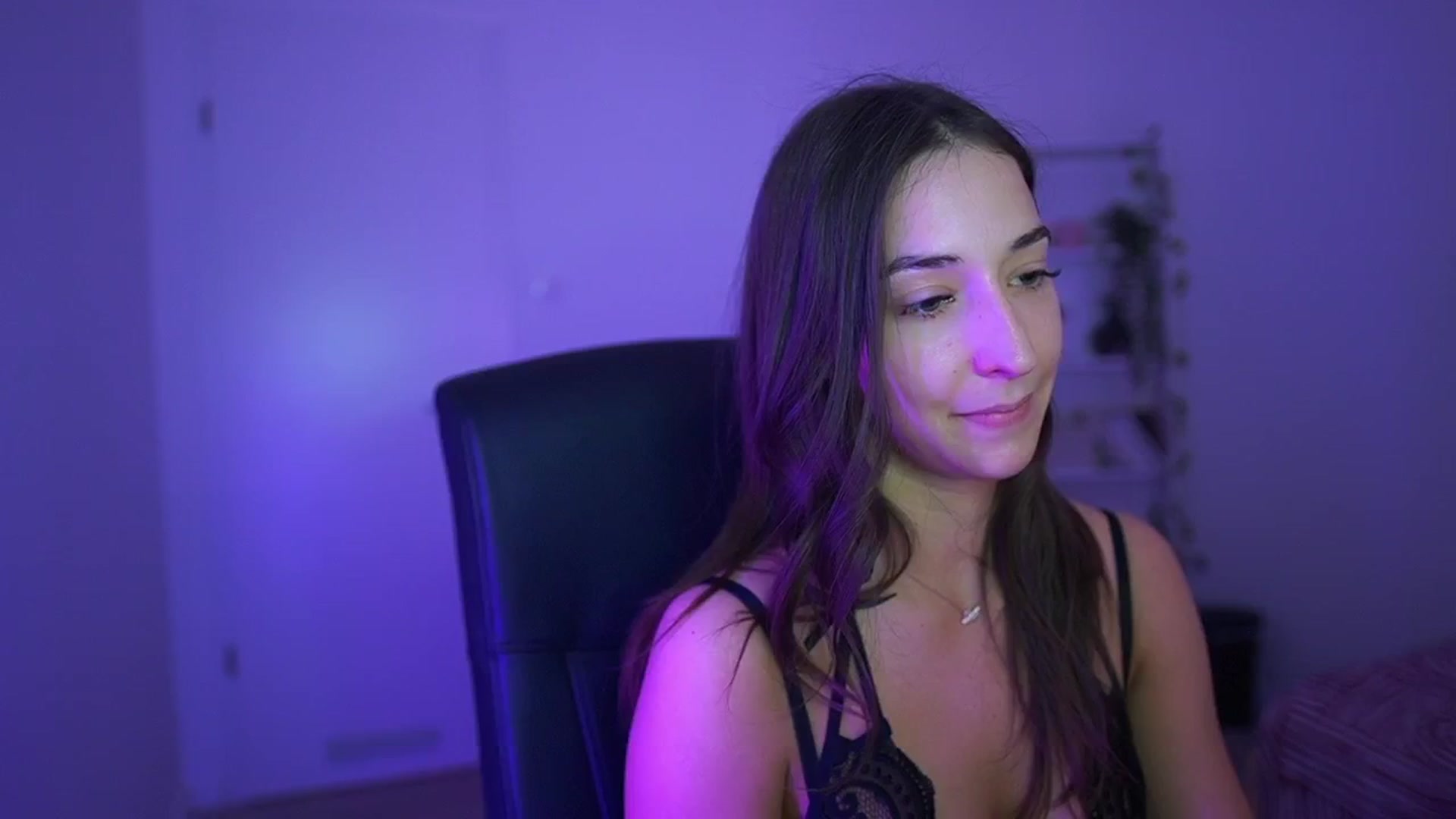 Gallery image thumbnail from Brunettte_18's myfreecams stream on, 04/09/2026, 20:28 image 12 of 20