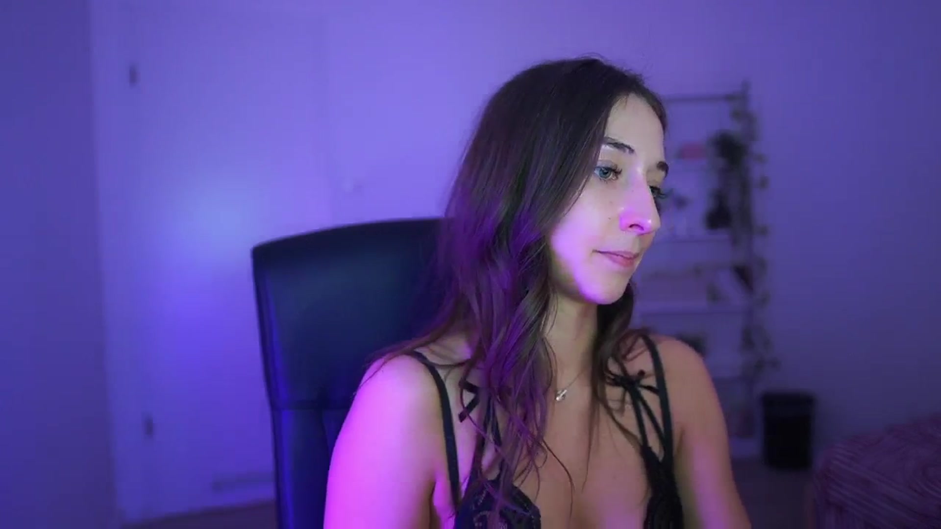 Gallery image thumbnail from Brunettte_18's myfreecams stream on, 04/09/2026, 21:44 image 13 of 20