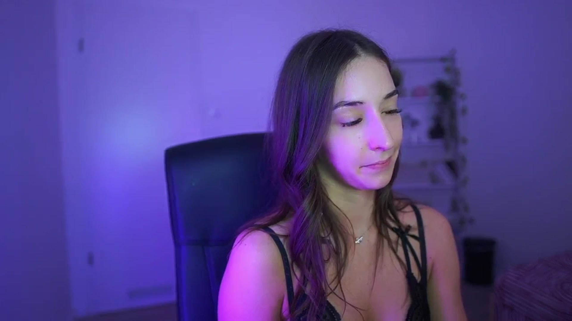 Gallery image thumbnail from Brunettte_18's myfreecams stream on, 04/09/2026, 21:44 image 12 of 20