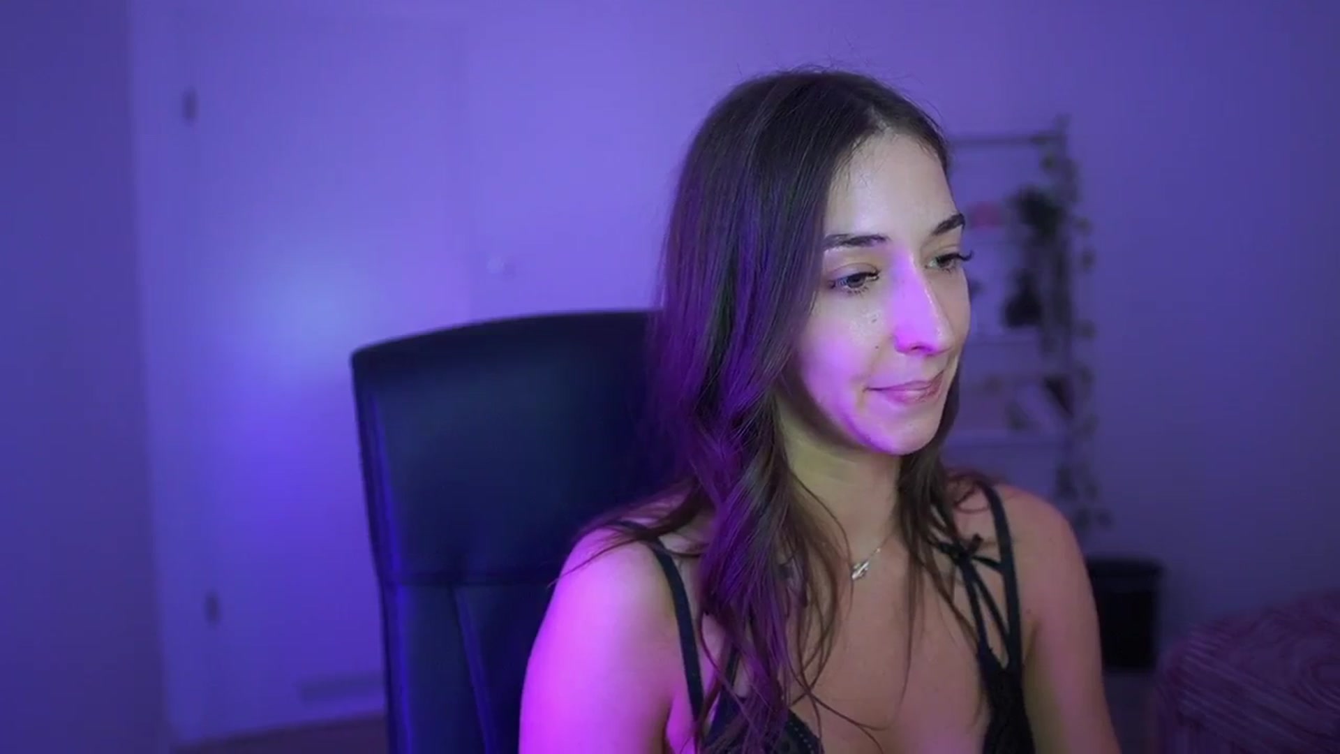 Gallery image thumbnail from Brunettte_18's myfreecams stream on, 04/09/2026, 21:44 image 14 of 20