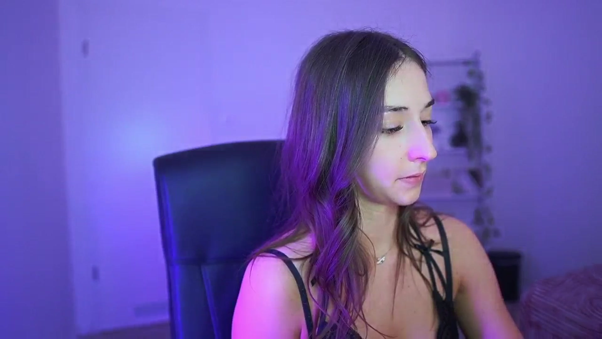 Gallery image thumbnail from Brunettte_18's myfreecams stream on, 04/09/2026, 21:44 image 9 of 20