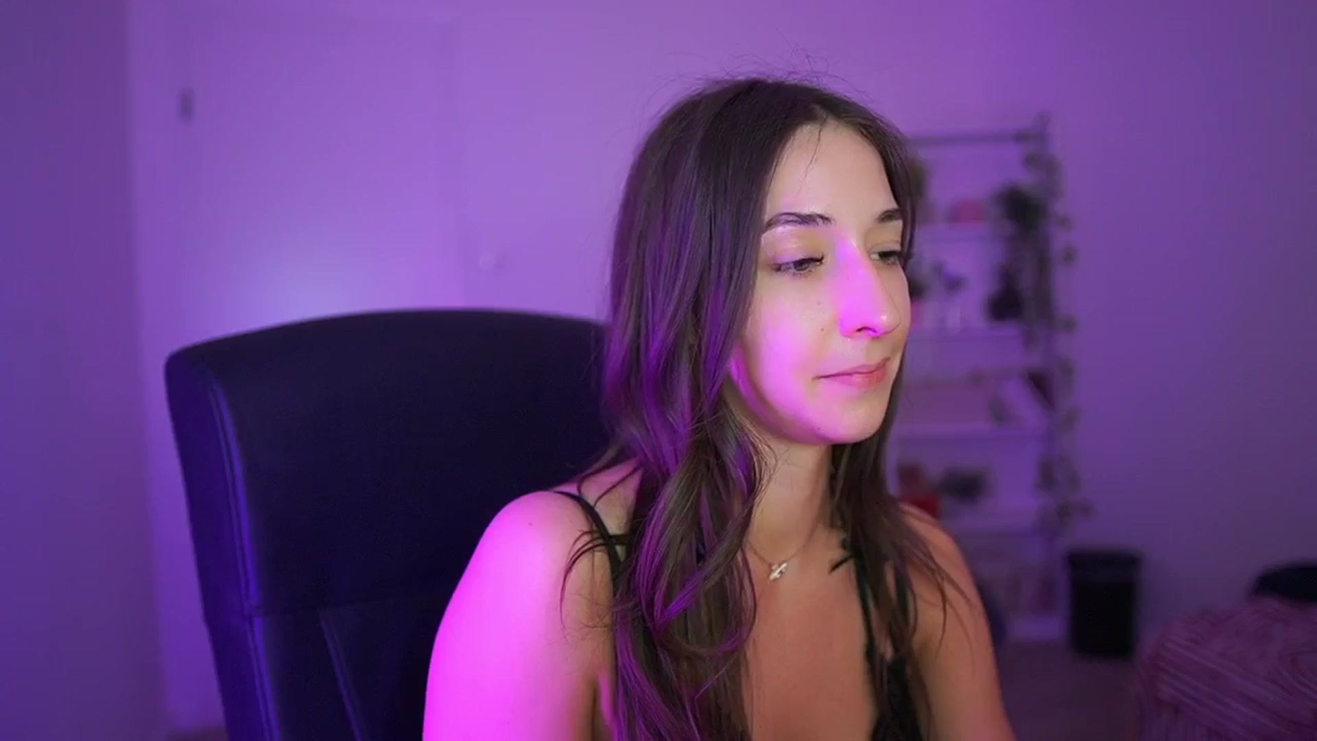 Gallery image thumbnail from Brunettte_18's myfreecams stream on, 04/09/2026, 23:21 image 1 of 20