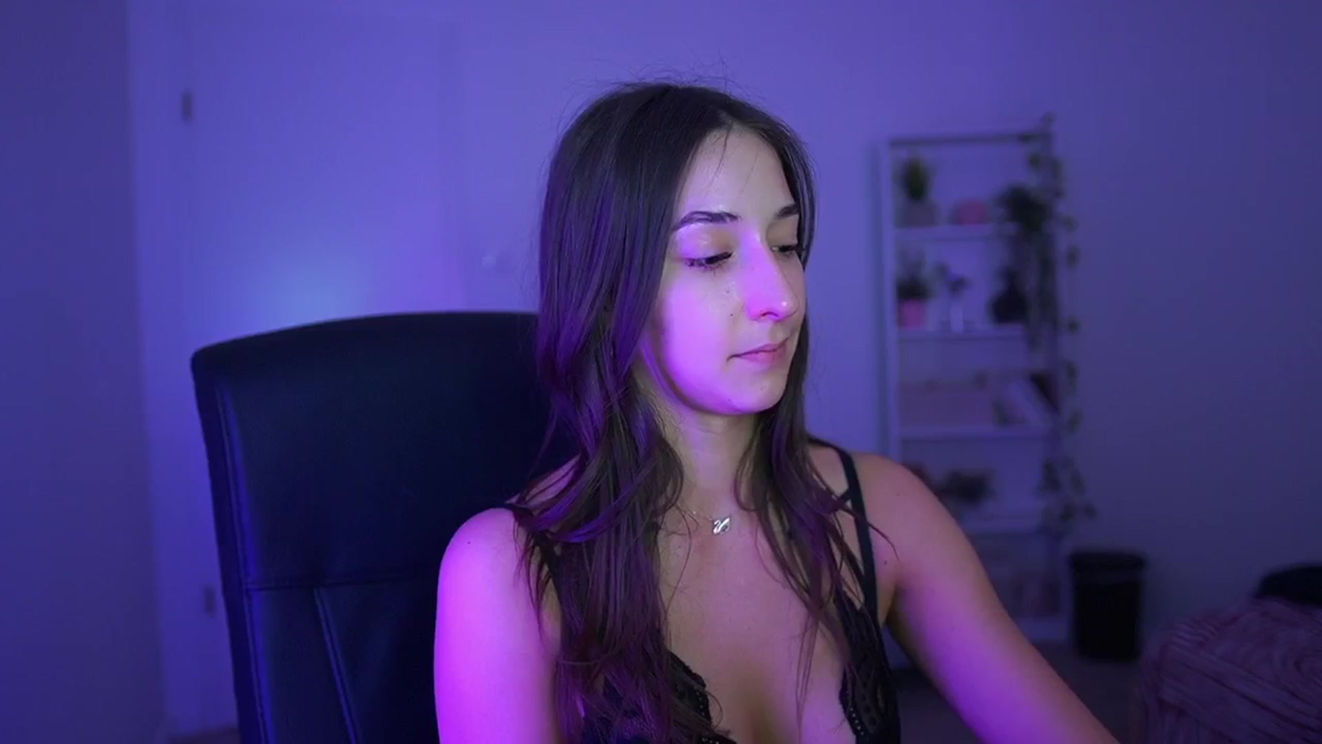 Gallery image thumbnail from Brunettte_18's myfreecams stream on, 04/09/2026, 23:21 image 5 of 20