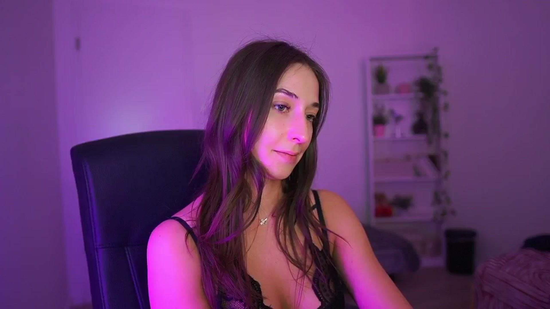 Gallery image thumbnail from Brunettte_18's myfreecams stream on, 04/09/2026, 23:21 image 10 of 20