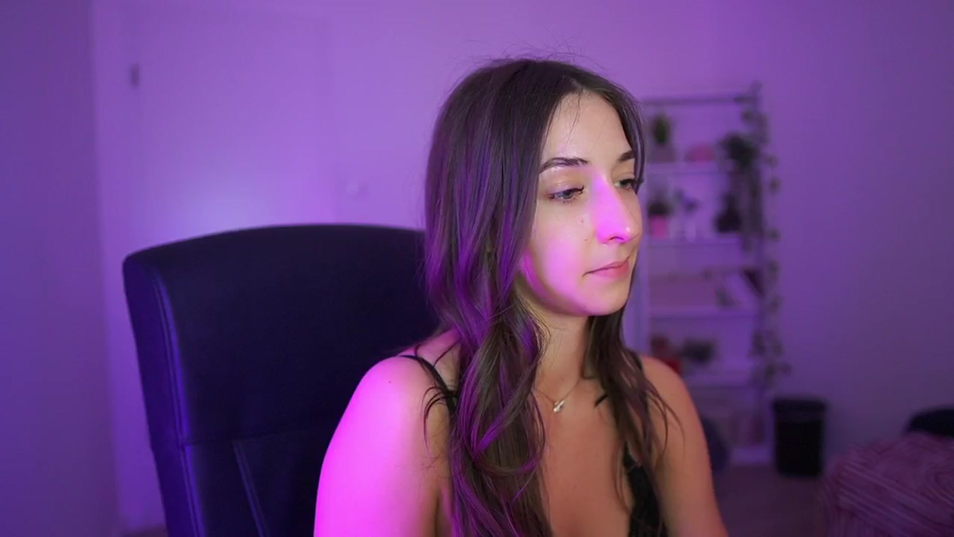 Gallery image thumbnail from Brunettte_18's myfreecams stream on, 04/09/2026, 23:21 image 2 of 20