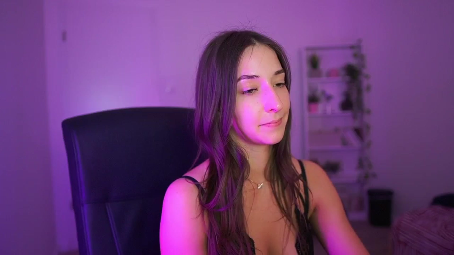 Gallery image thumbnail from Brunettte_18's myfreecams stream on, 04/09/2026, 23:21 image 8 of 20