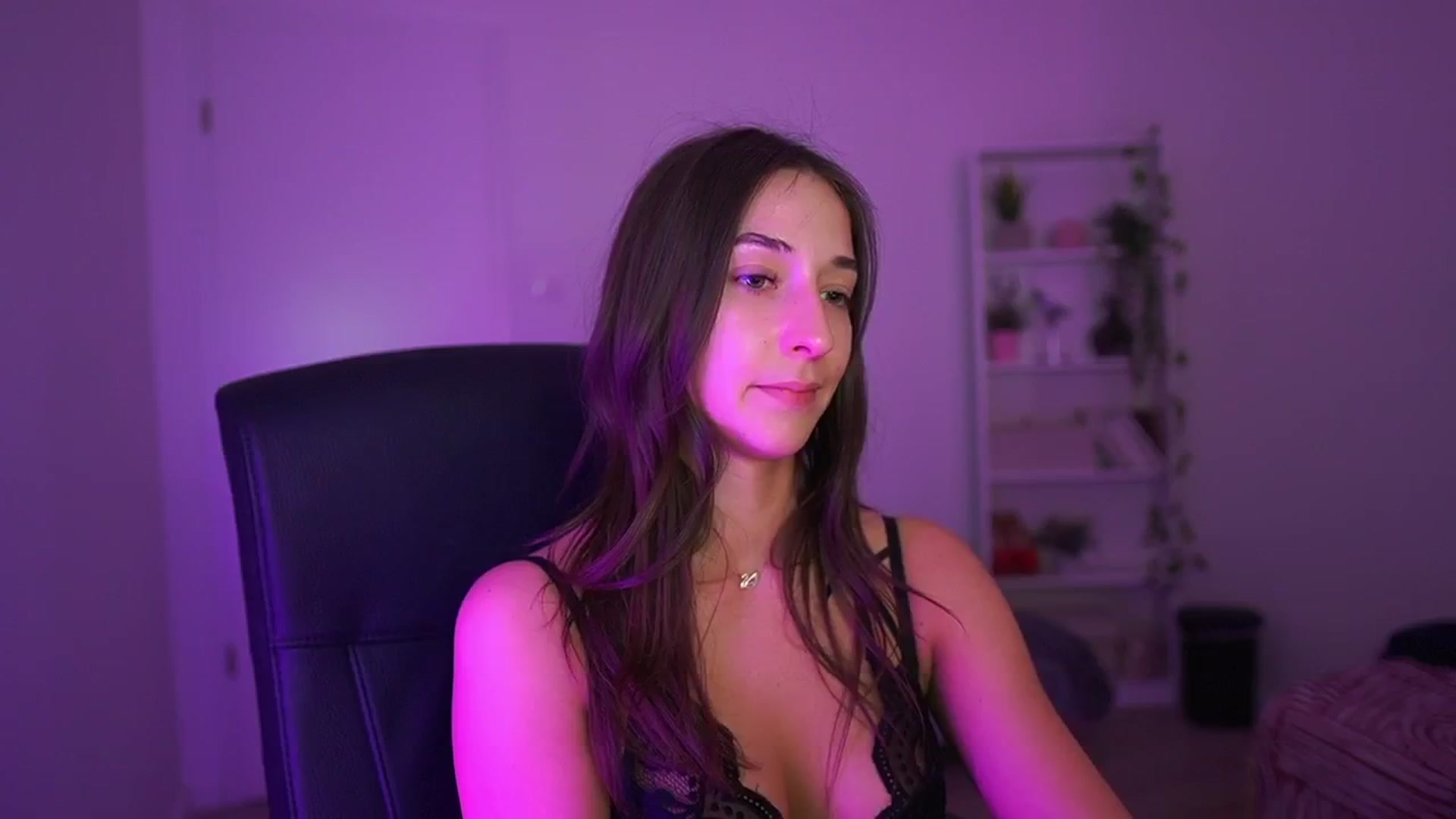 Gallery image thumbnail from Brunettte_18's myfreecams stream on, 04/09/2026, 23:21 image 6 of 20