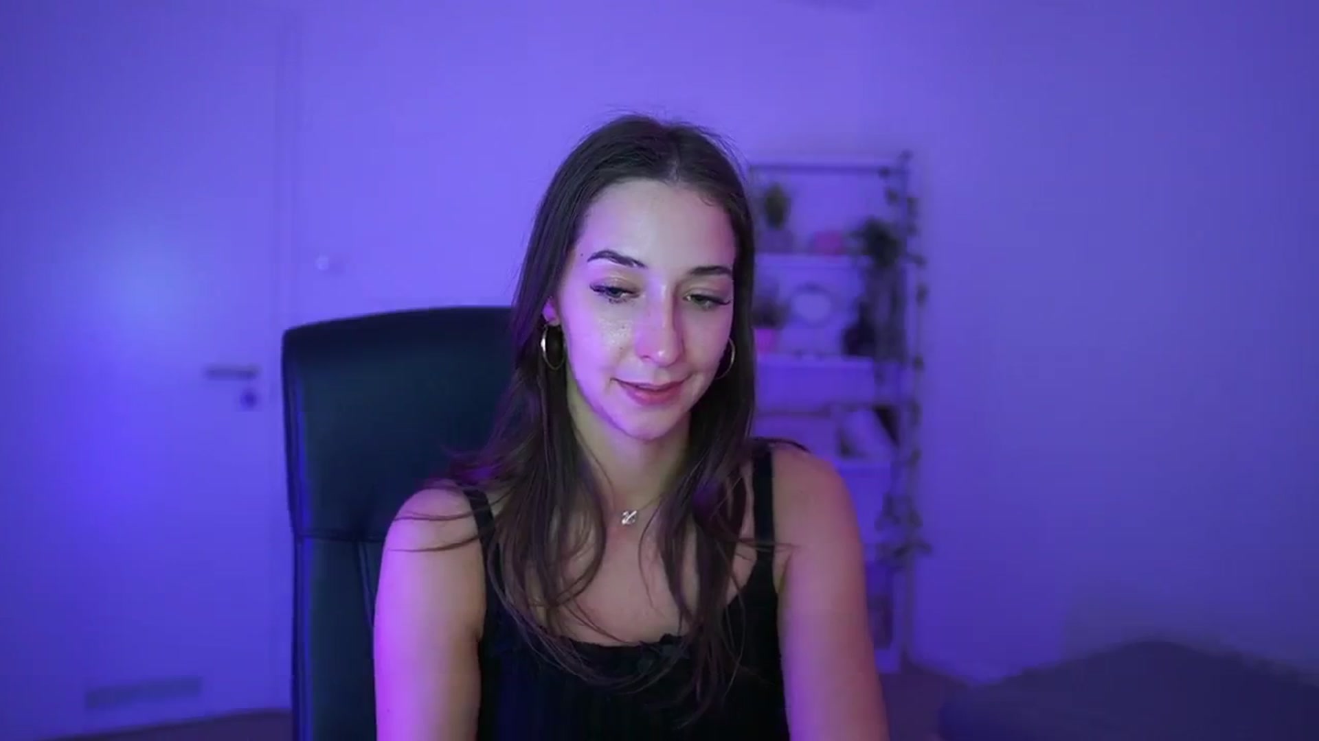 Gallery image thumbnail from Brunettte_18's myfreecams stream on, 04/10/2026, 21:24 image 3 of 20