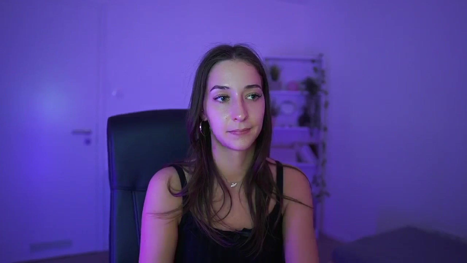Gallery image thumbnail from Brunettte_18's myfreecams stream on, 04/10/2026, 21:24 image 18 of 20