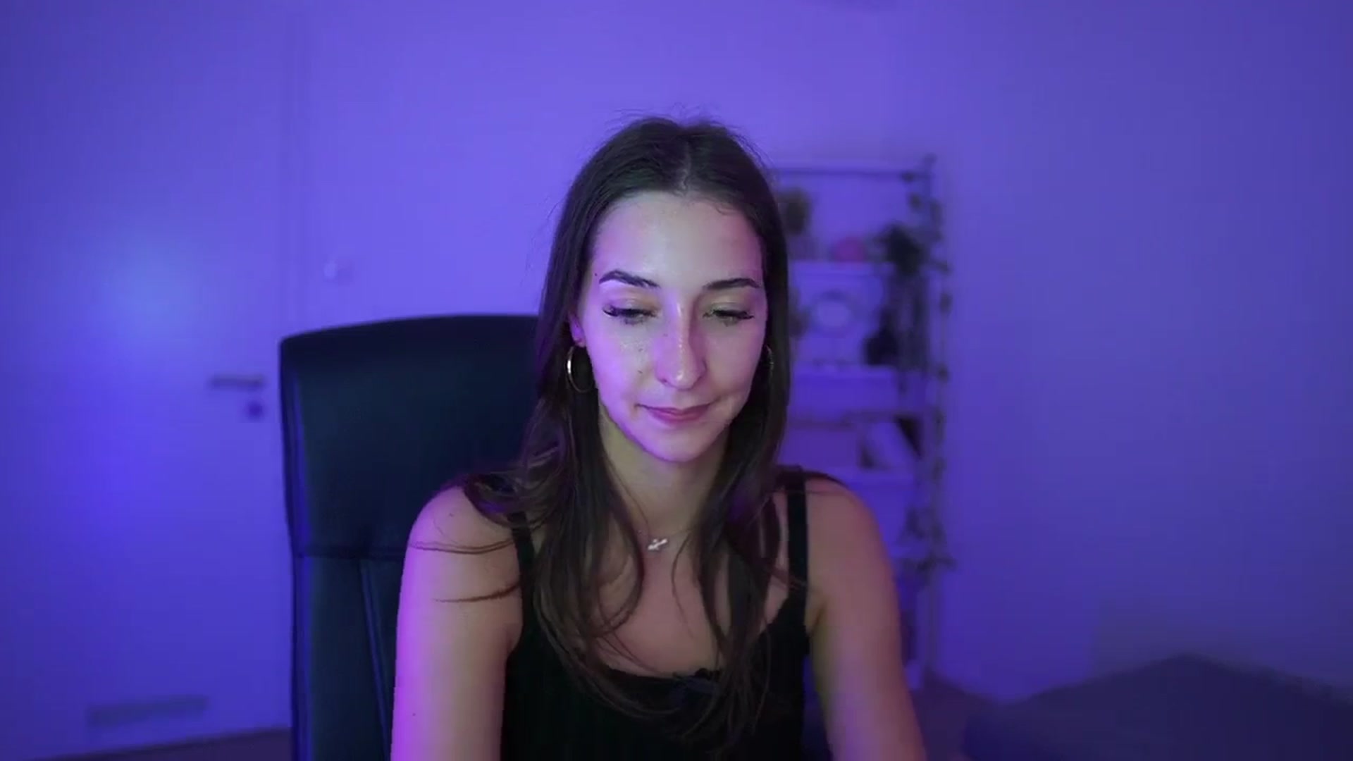 Gallery image thumbnail from Brunettte_18's myfreecams stream on, 04/10/2026, 21:24 image 6 of 20