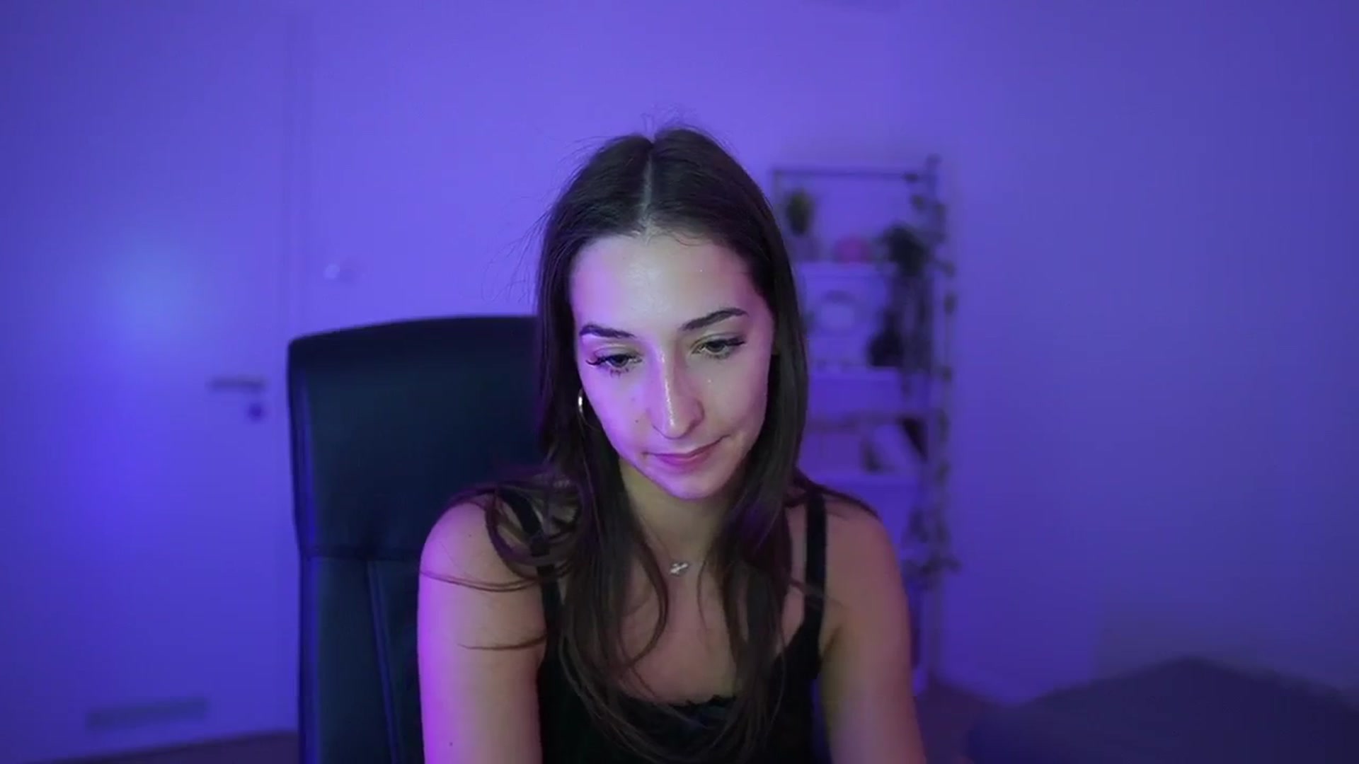 Gallery image thumbnail from Brunettte_18's myfreecams stream on, 04/10/2026, 21:24 image 8 of 20