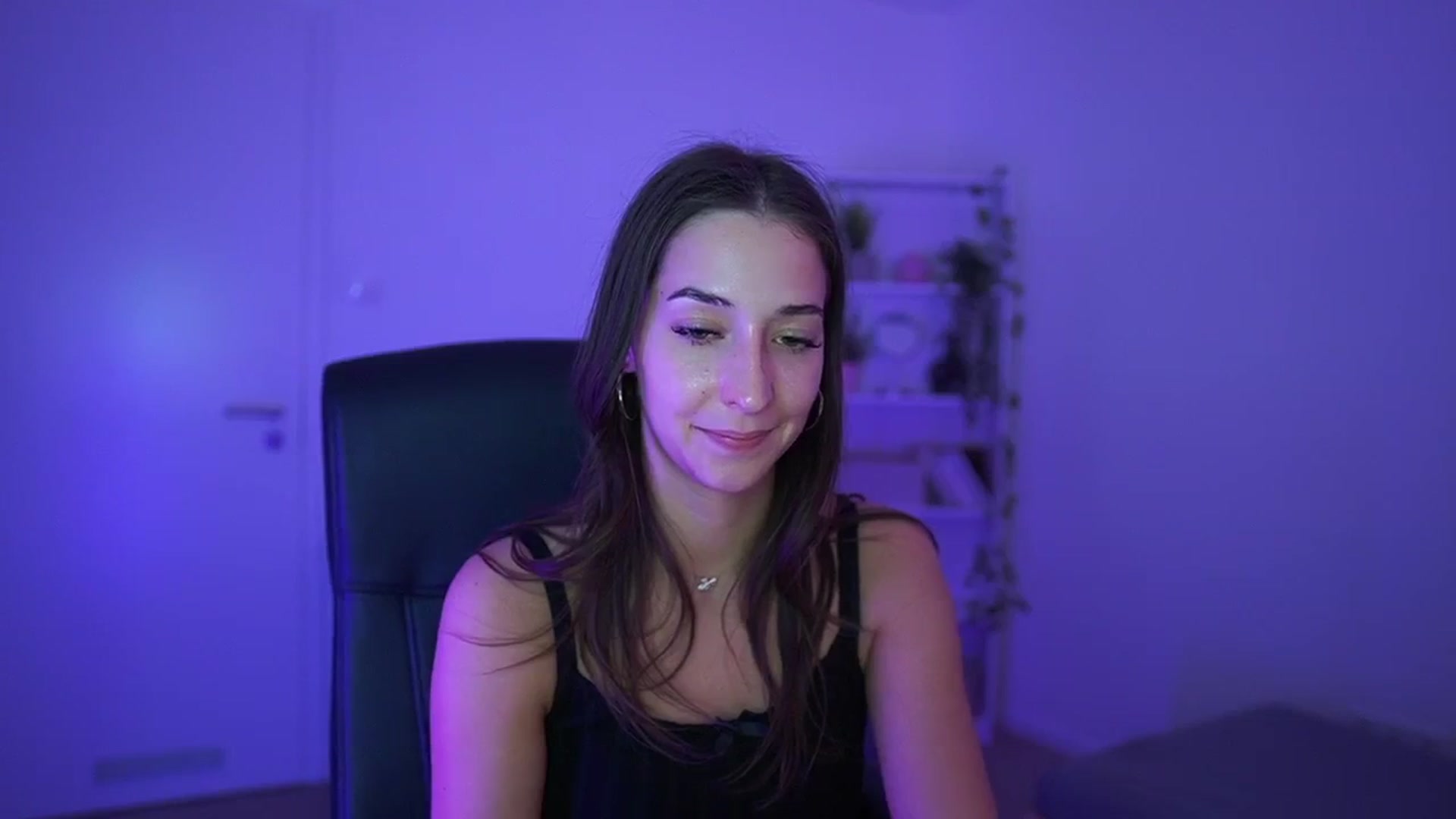 Gallery image thumbnail from Brunettte_18's myfreecams stream on, 04/10/2026, 21:24 image 10 of 20