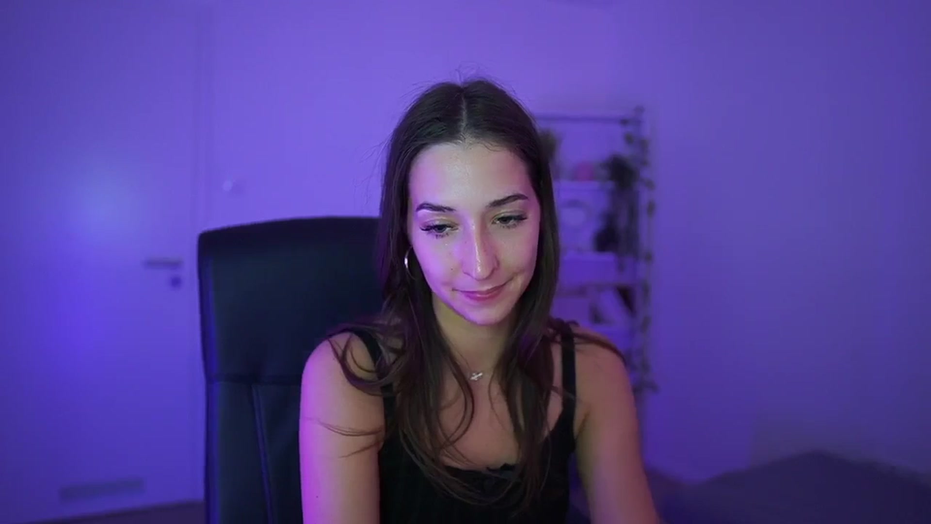 Gallery image thumbnail from Brunettte_18's myfreecams stream on, 04/10/2026, 21:24 image 12 of 20