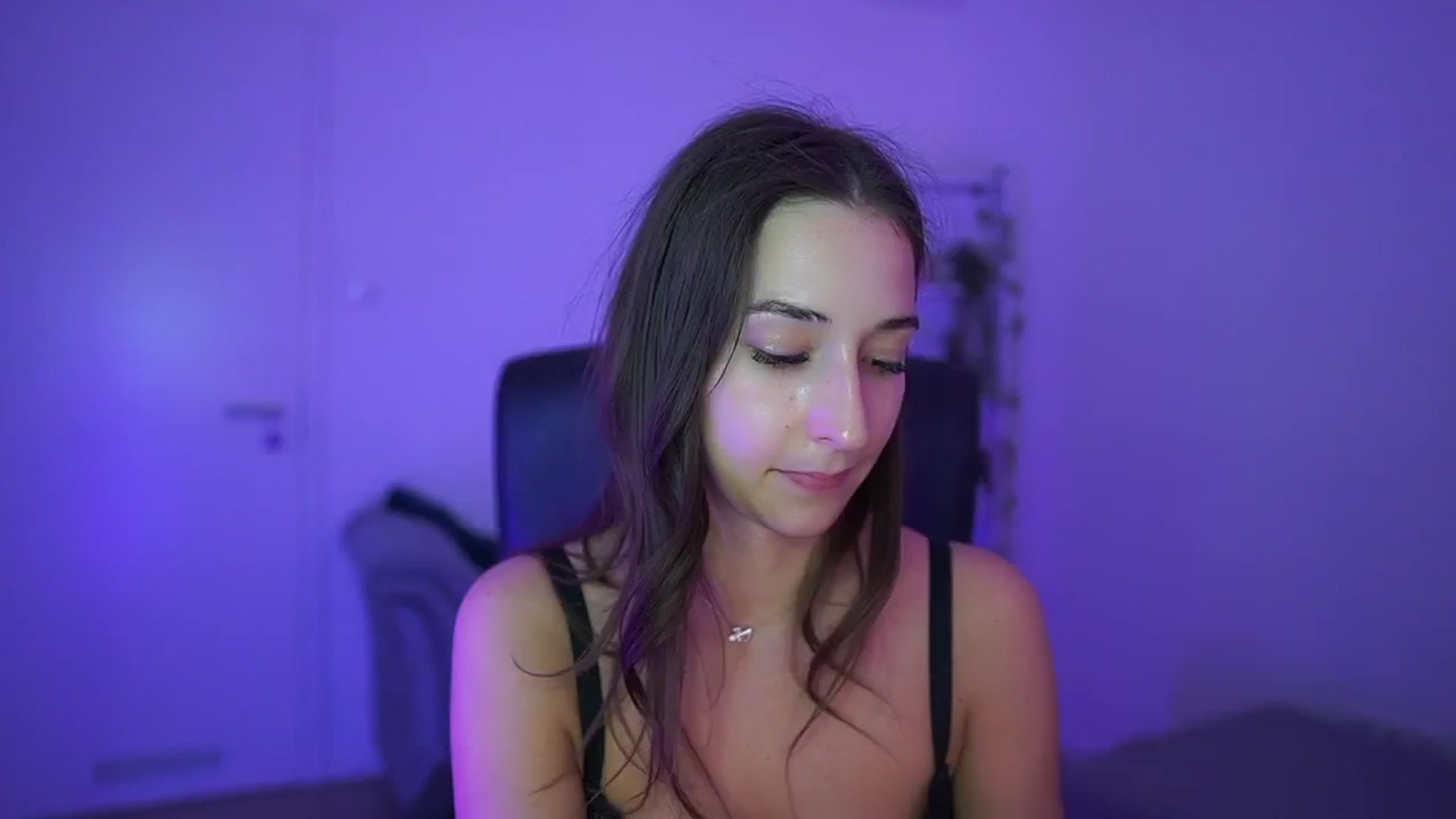 Gallery image thumbnail from Brunettte_18's myfreecams stream on, 04/10/2026, 22:50 image 20 of 20