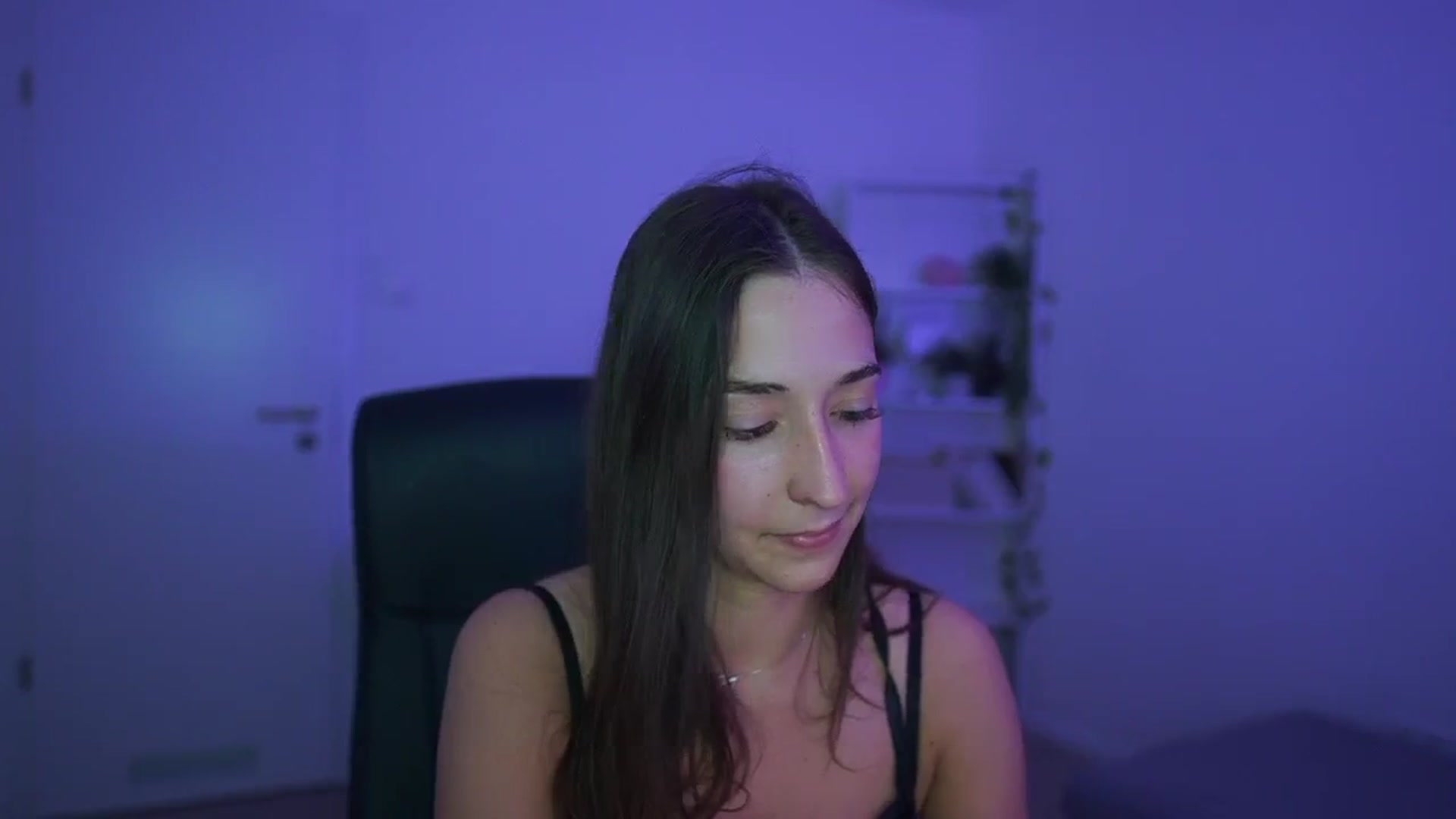 Gallery image thumbnail from Brunettte_18's myfreecams stream on, 04/13/2026, 20:16 image 16 of 20