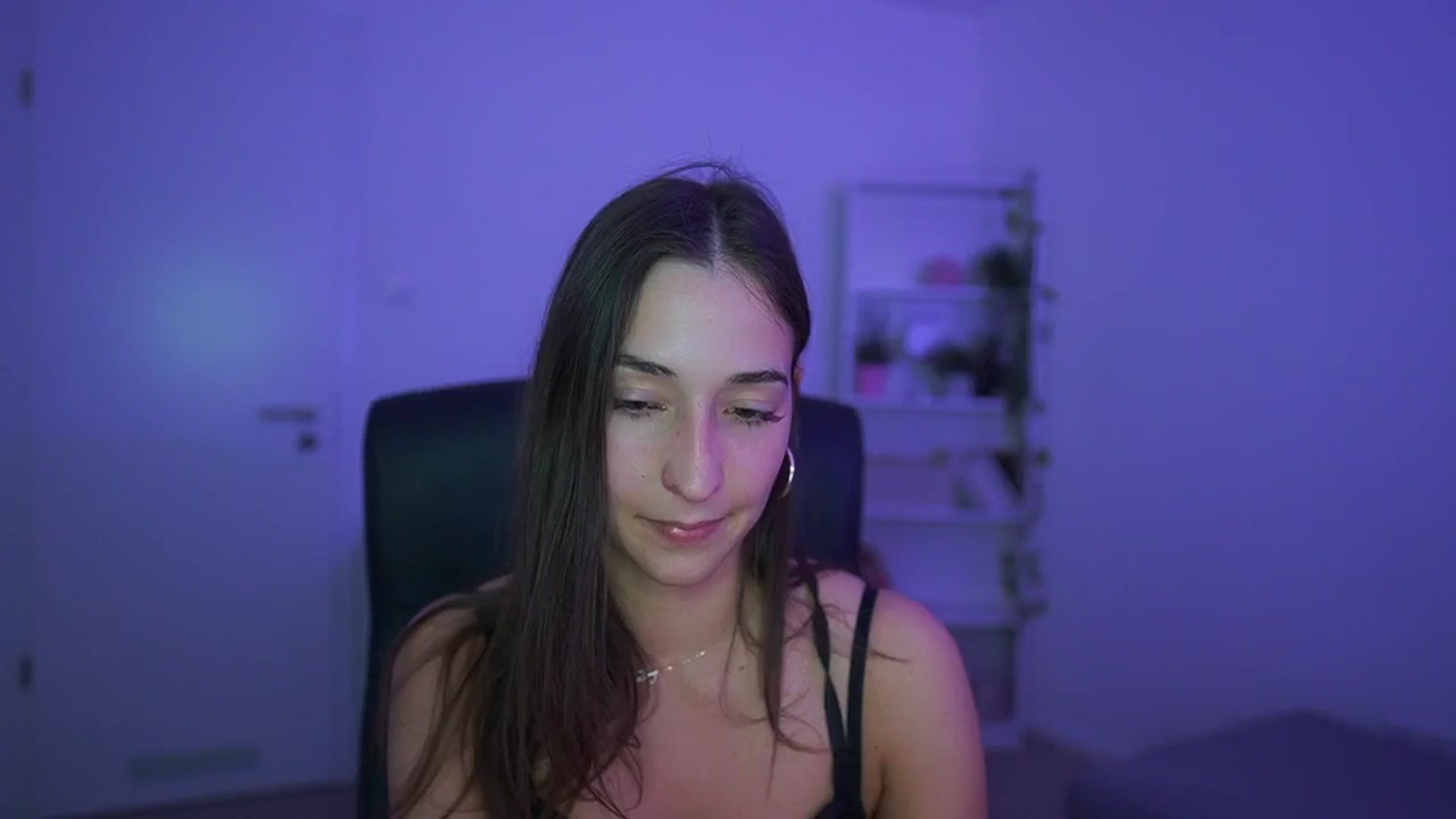 Gallery image thumbnail from Brunettte_18's myfreecams stream on, 04/13/2026, 20:16 image 11 of 20