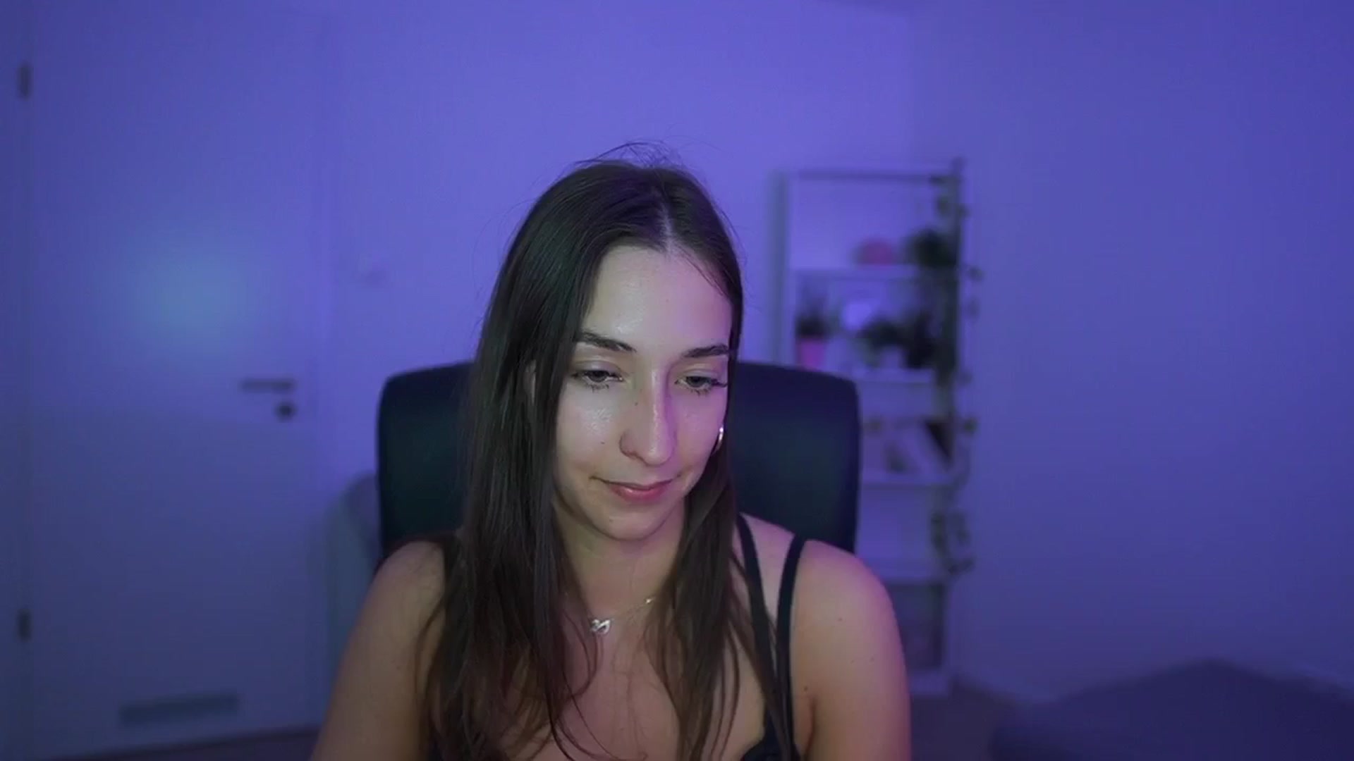 Gallery image thumbnail from Brunettte_18's myfreecams stream on, 04/13/2026, 23:38 image 5 of 20