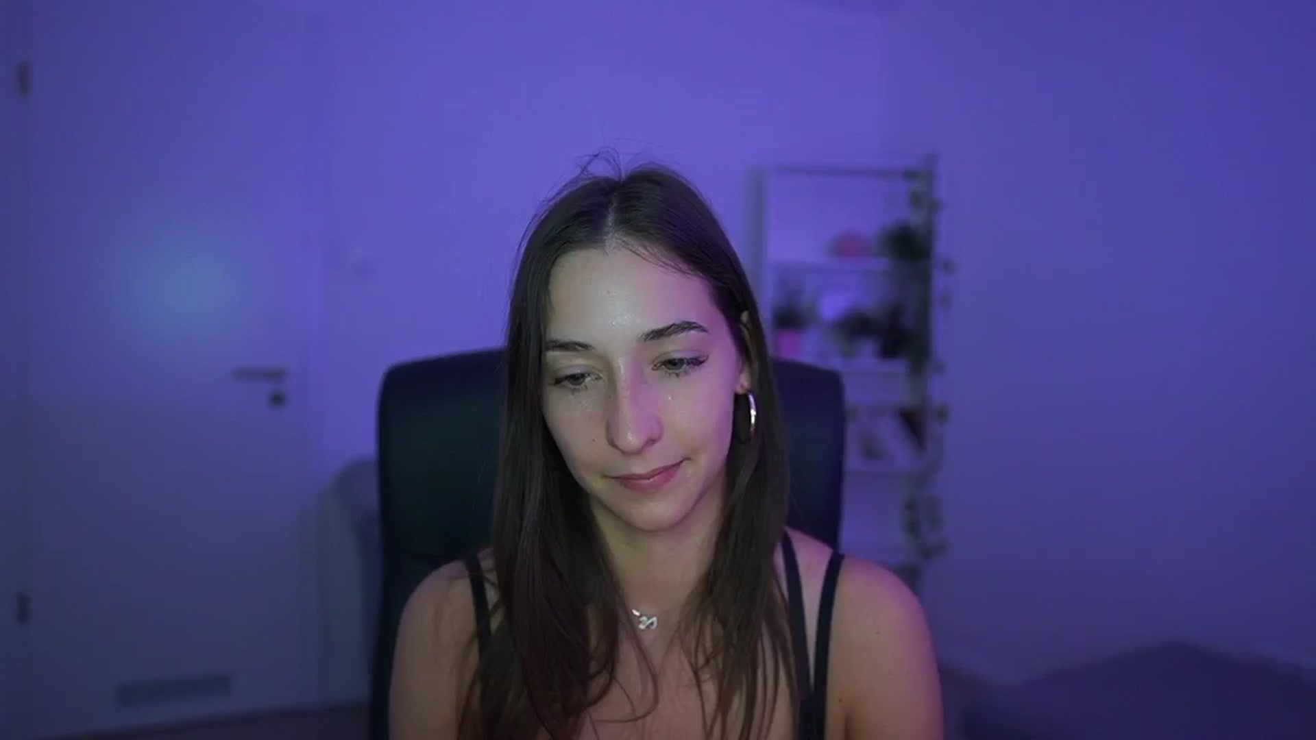 Gallery image thumbnail from Brunettte_18's myfreecams stream on, 04/13/2026, 23:38 image 11 of 20