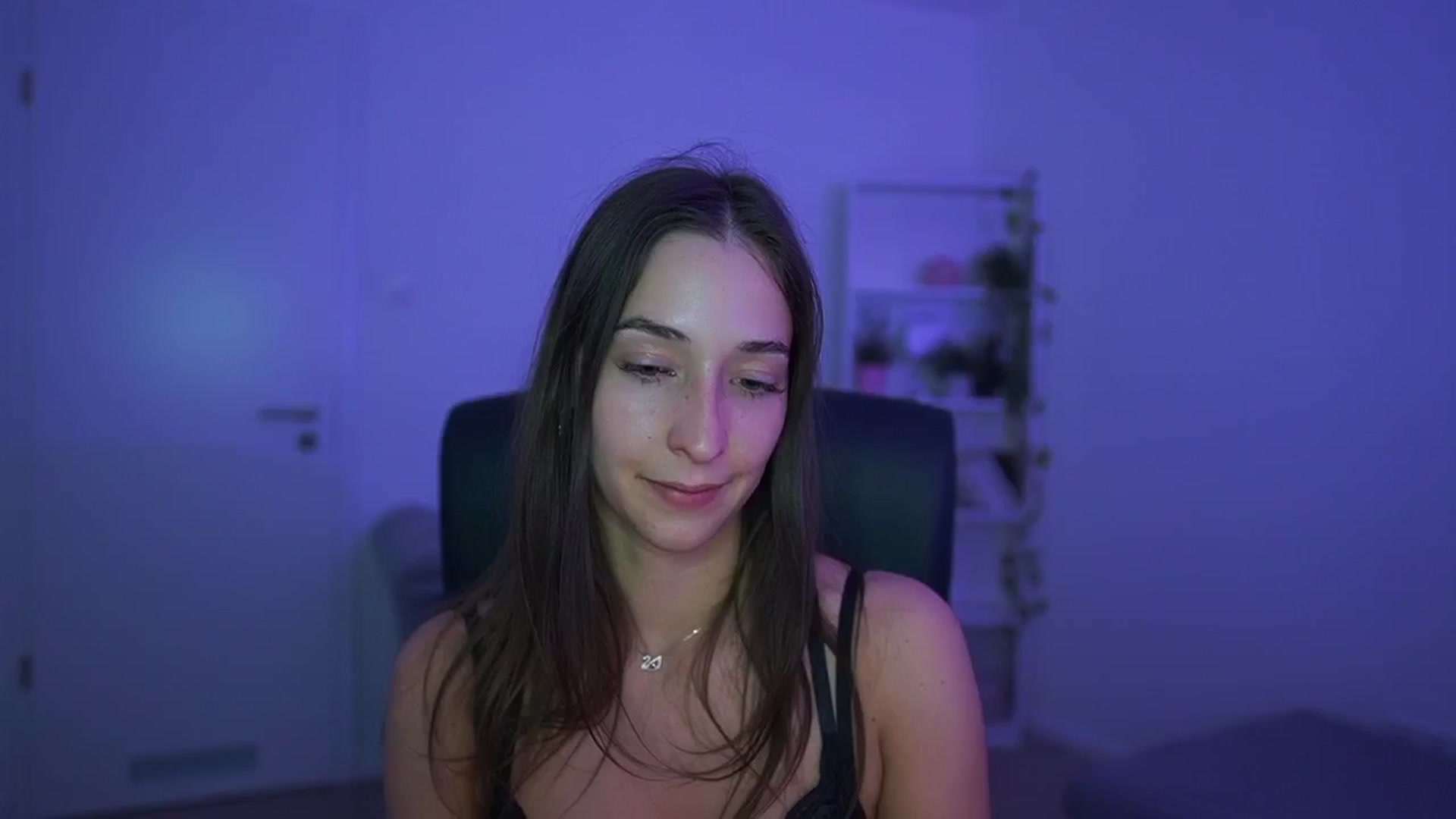 Gallery image thumbnail from Brunettte_18's myfreecams stream on, 04/13/2026, 23:38 image 2 of 20