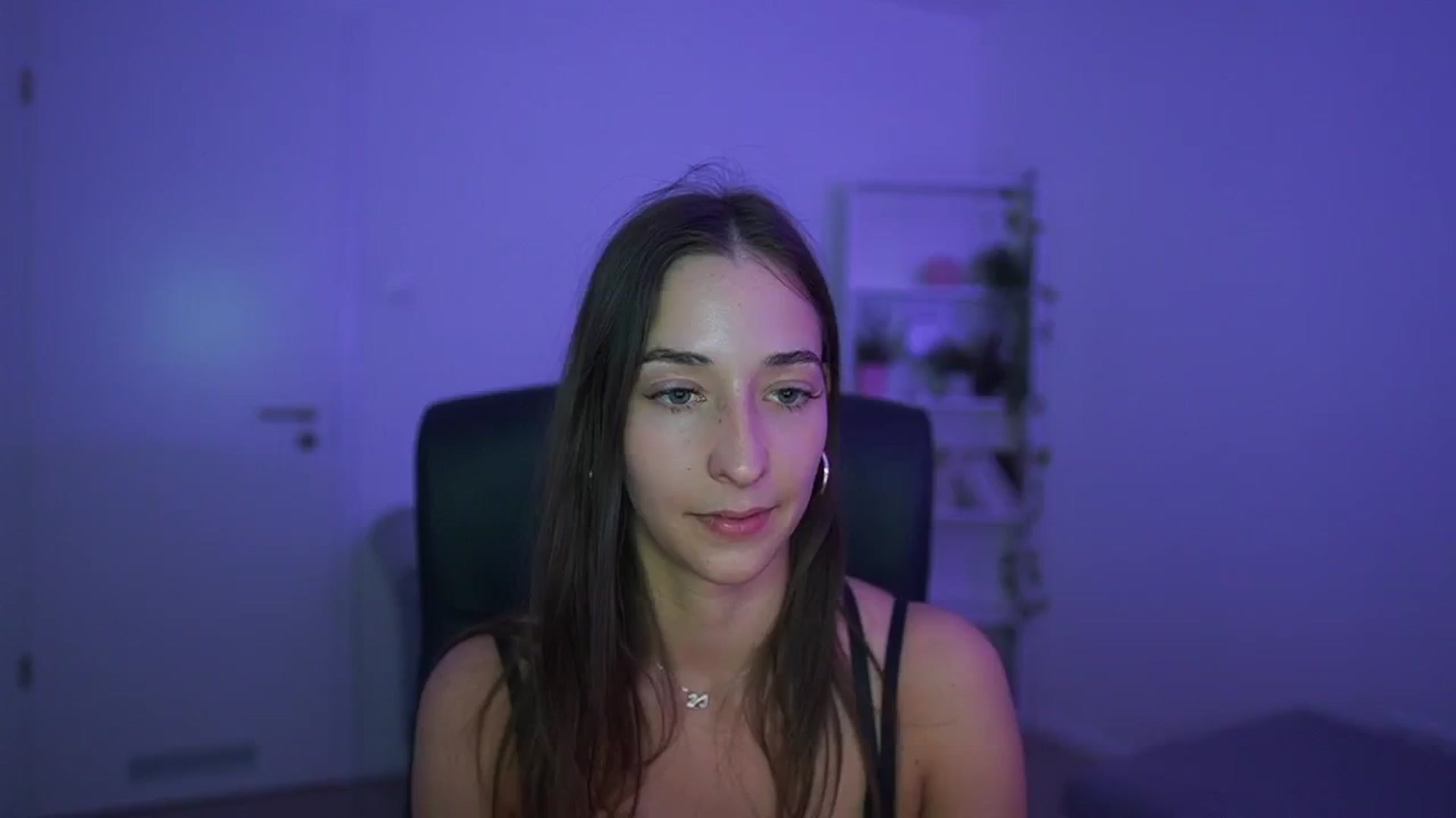Gallery image thumbnail from Brunettte_18's myfreecams stream on, 04/13/2026, 23:38 image 4 of 20