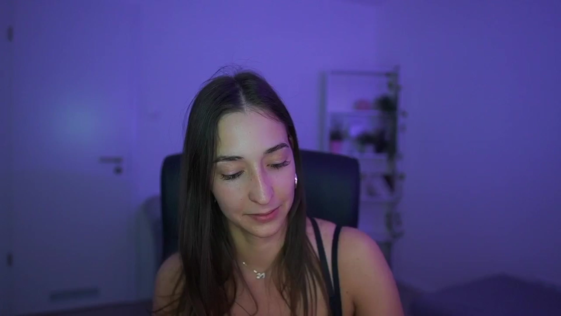 Gallery image thumbnail from Brunettte_18's myfreecams stream on, 04/13/2026, 23:38 image 8 of 20