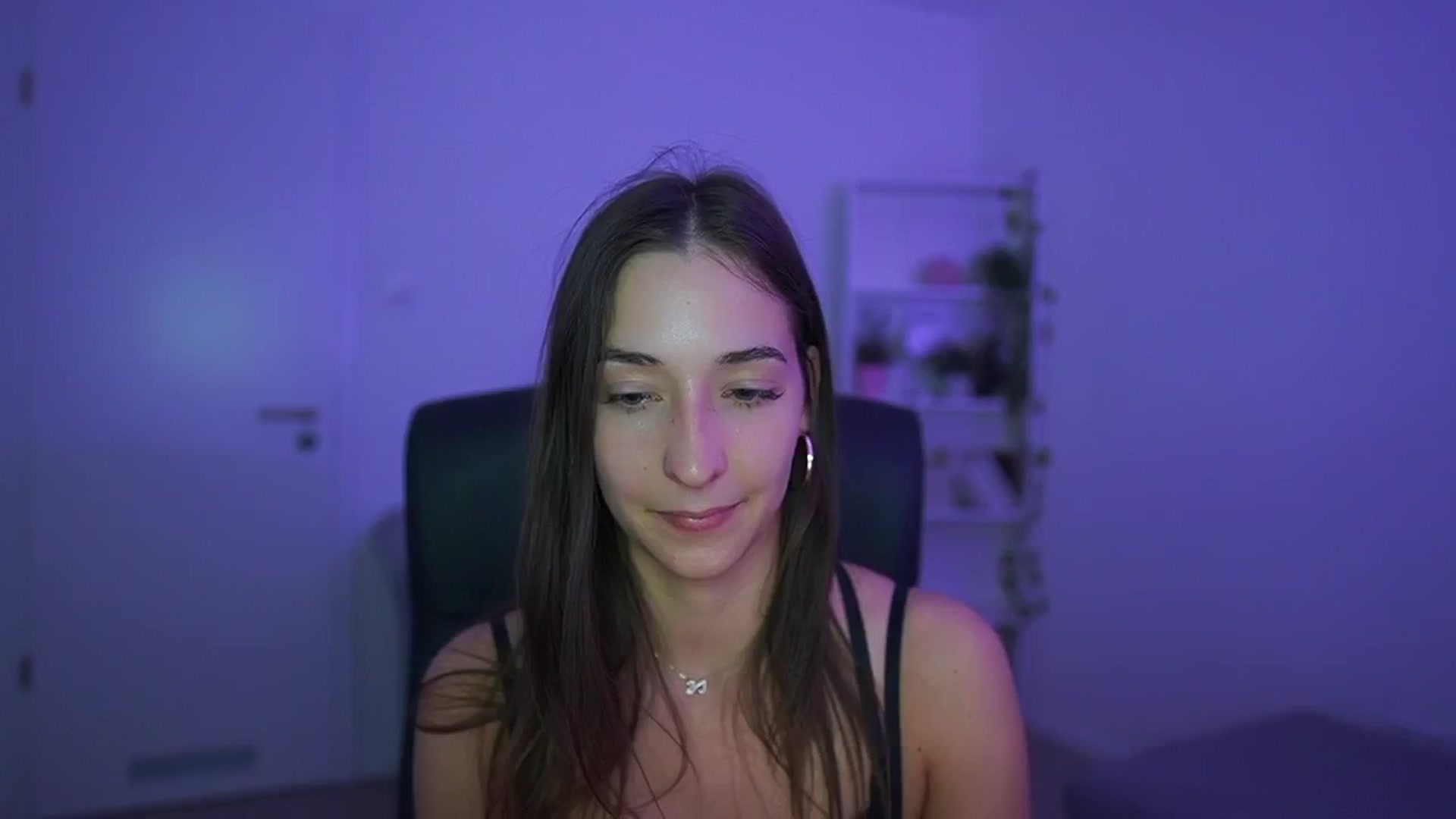 Gallery image thumbnail from Brunettte_18's myfreecams stream on, 04/13/2026, 23:38 image 7 of 20