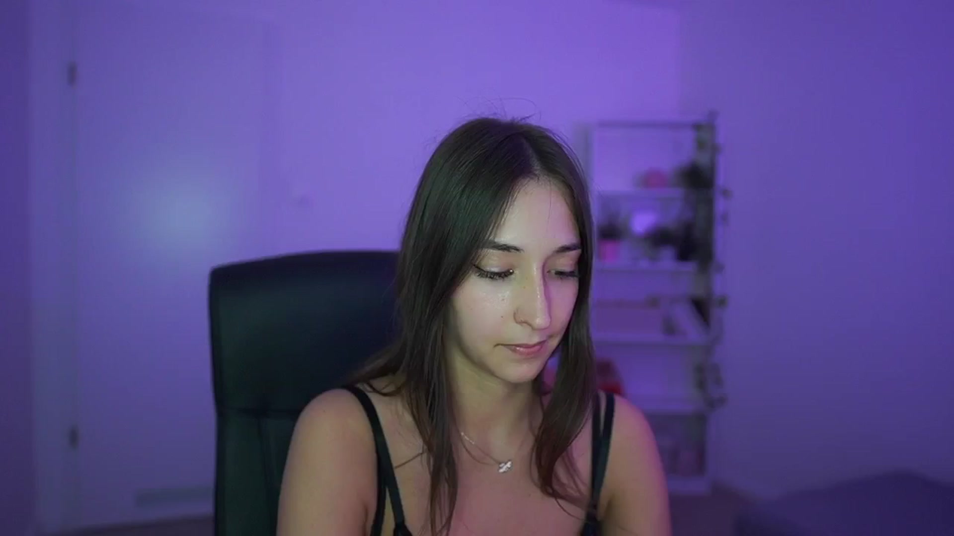 Gallery image thumbnail from Brunettte_18's myfreecams stream on, 04/16/2026, 19:16 image 3 of 20