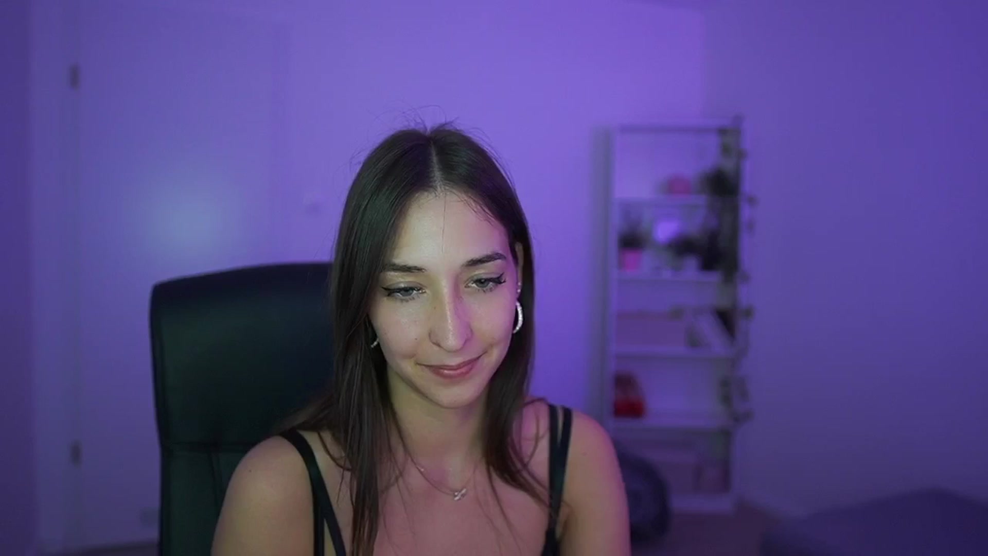 Gallery image thumbnail from Brunettte_18's myfreecams stream on, 04/16/2026, 19:16 image 7 of 20