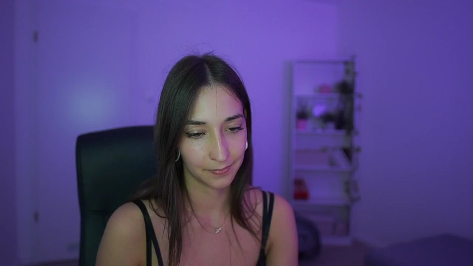 Gallery image thumbnail from Brunettte_18's myfreecams stream on, 04/16/2026, 19:16 image 6 of 20