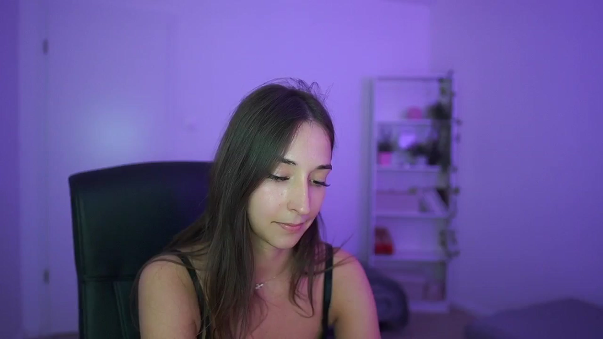 Gallery image thumbnail from Brunettte_18's myfreecams stream on, 04/16/2026, 19:16 image 14 of 20