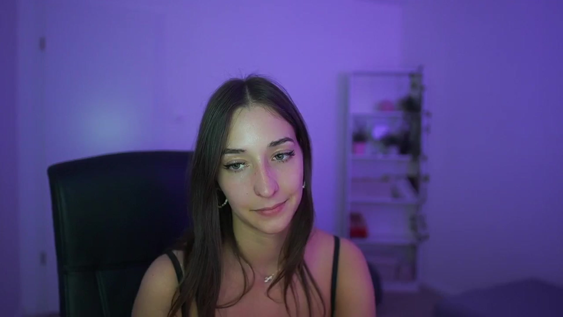 Gallery image thumbnail from Brunettte_18's myfreecams stream on, 04/16/2026, 21:00 image 14 of 20