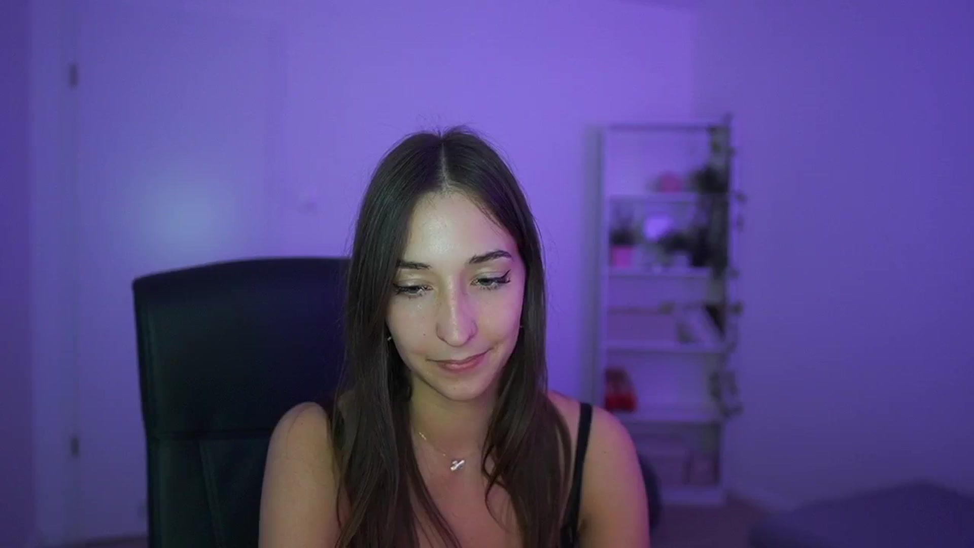 Gallery image thumbnail from Brunettte_18's myfreecams stream on, 04/16/2026, 21:00 image 1 of 20