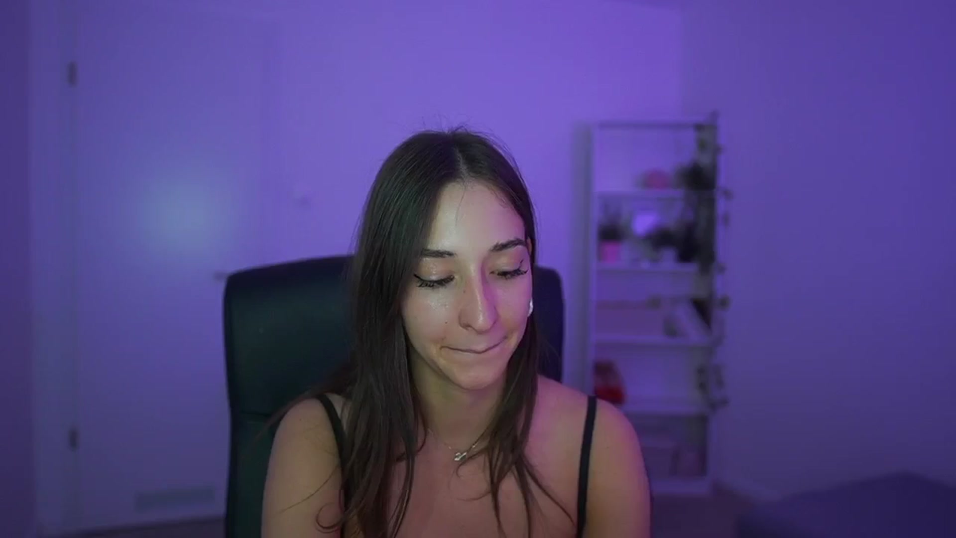 Gallery image thumbnail from Brunettte_18's myfreecams stream on, 04/16/2026, 21:00 image 12 of 20