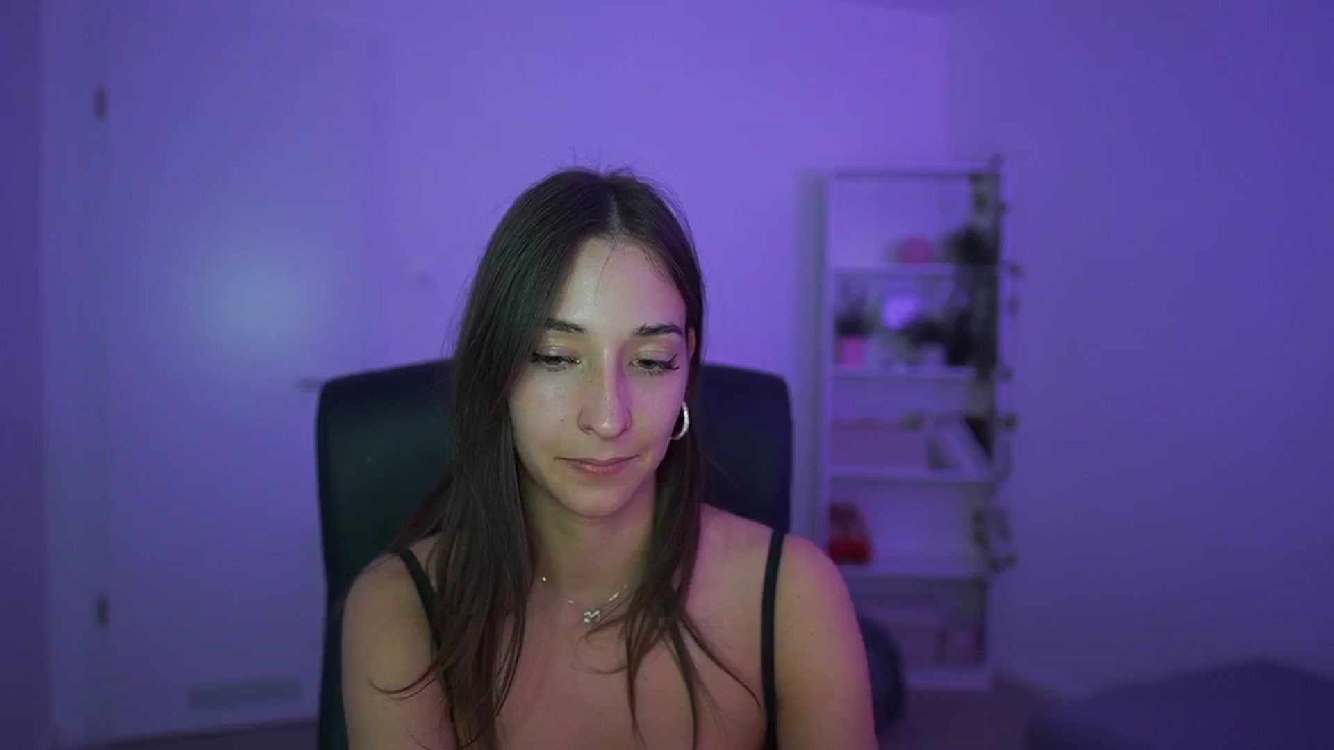 Gallery image thumbnail from Brunettte_18's myfreecams stream on, 04/16/2026, 21:00 image 10 of 20