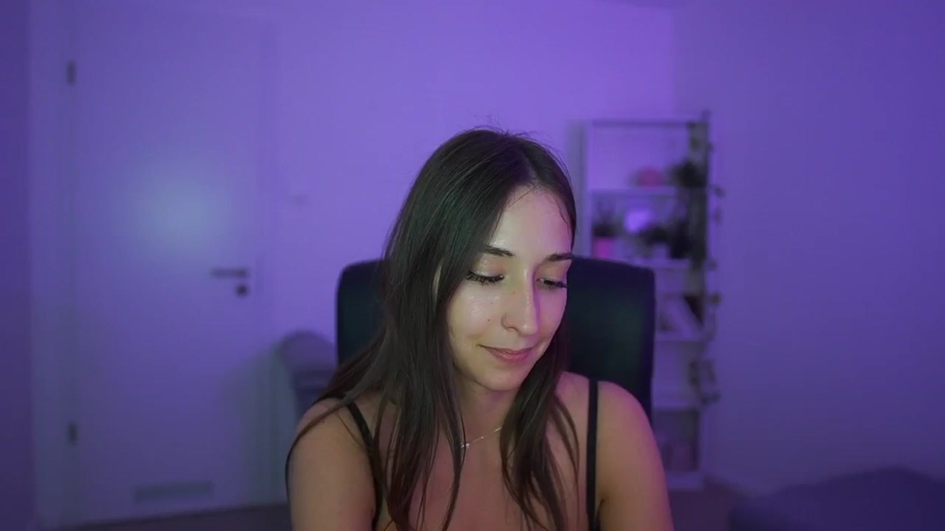 Gallery image thumbnail from Brunettte_18's myfreecams stream on, 04/16/2026, 22:01 image 9 of 20