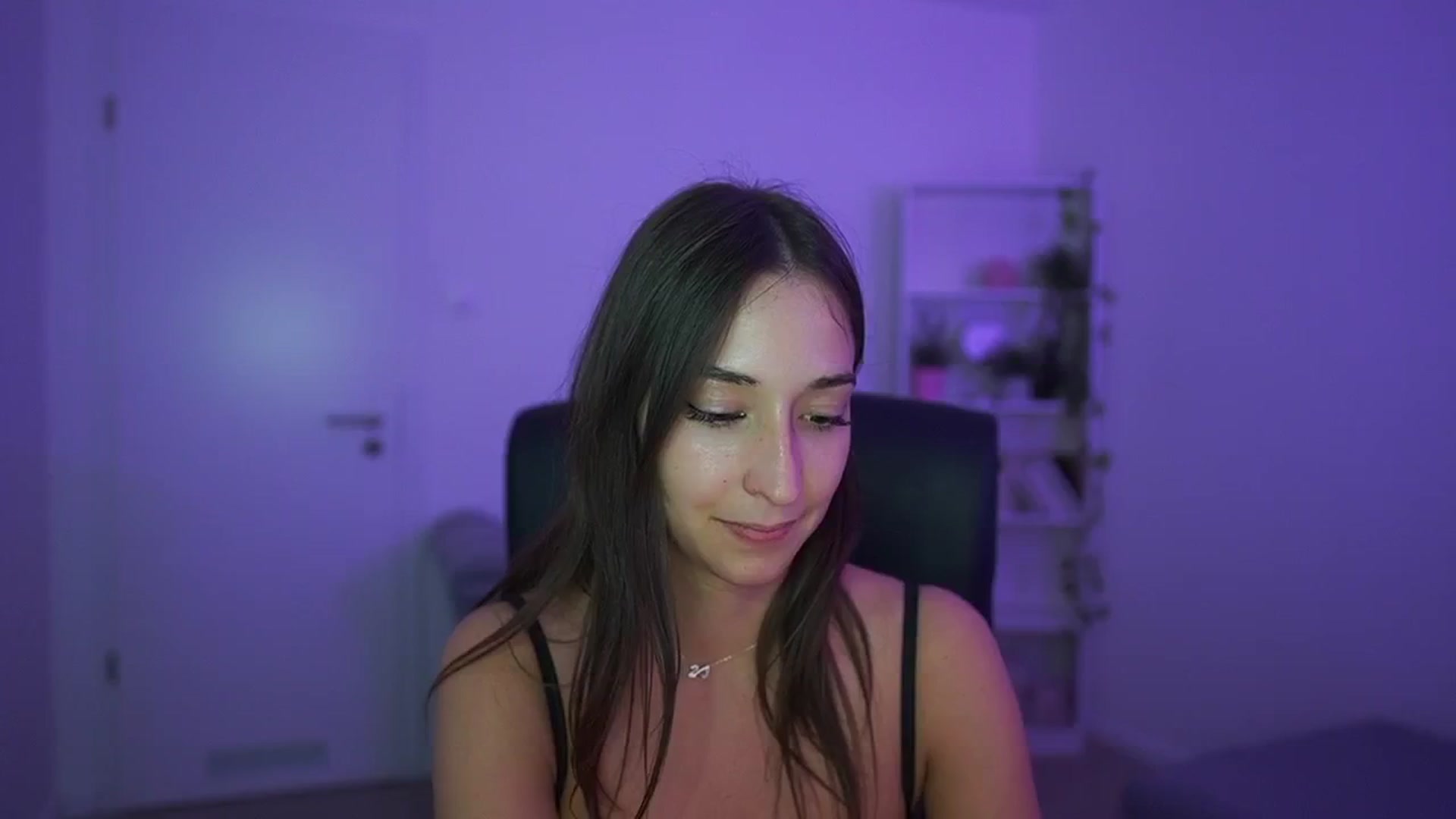 Gallery image thumbnail from Brunettte_18's myfreecams stream on, 04/16/2026, 22:01 image 4 of 20