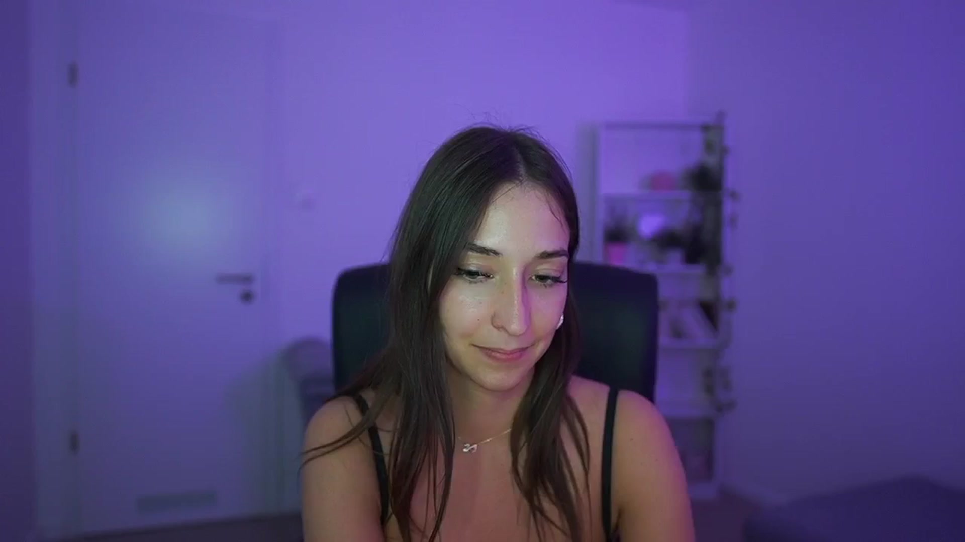 Gallery image thumbnail from Brunettte_18's myfreecams stream on, 04/16/2026, 22:01 image 5 of 20