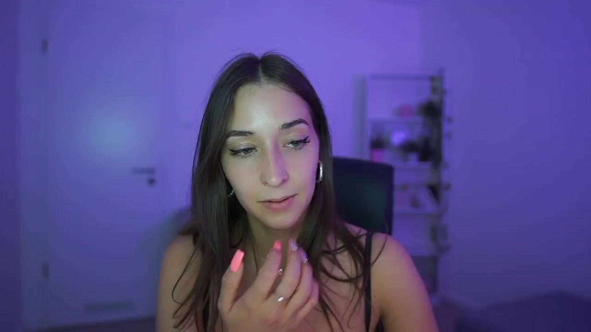 Gallery image thumbnail from Brunettte_18's myfreecams stream on, 04/16/2026, 22:01 image 18 of 20