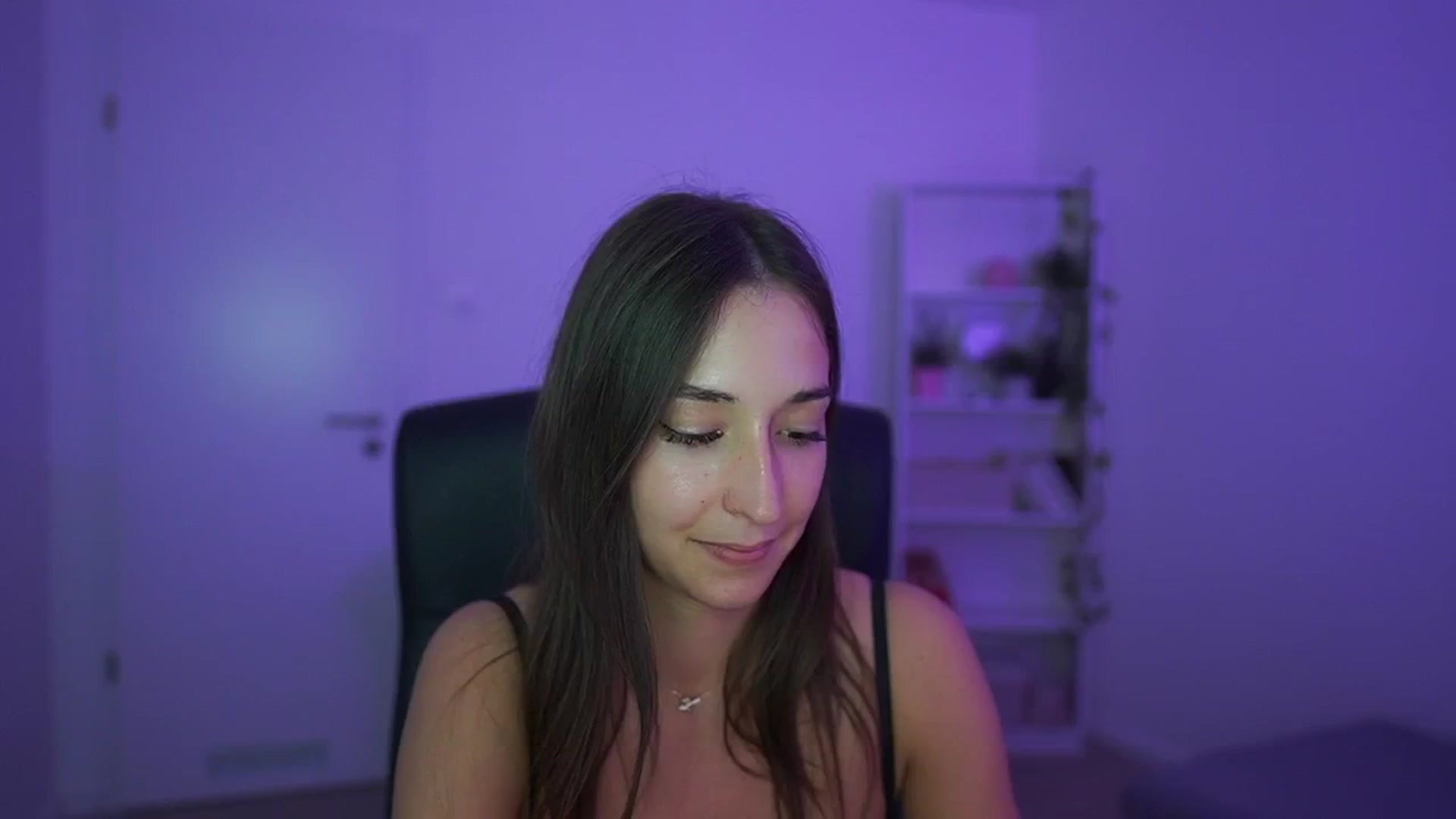 Gallery image thumbnail from Brunettte_18's myfreecams stream on, 04/16/2026, 23:07 image 6 of 20